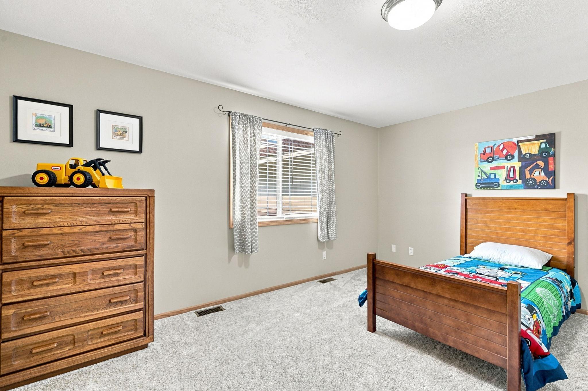 2412 Maple Court Property Photo 16