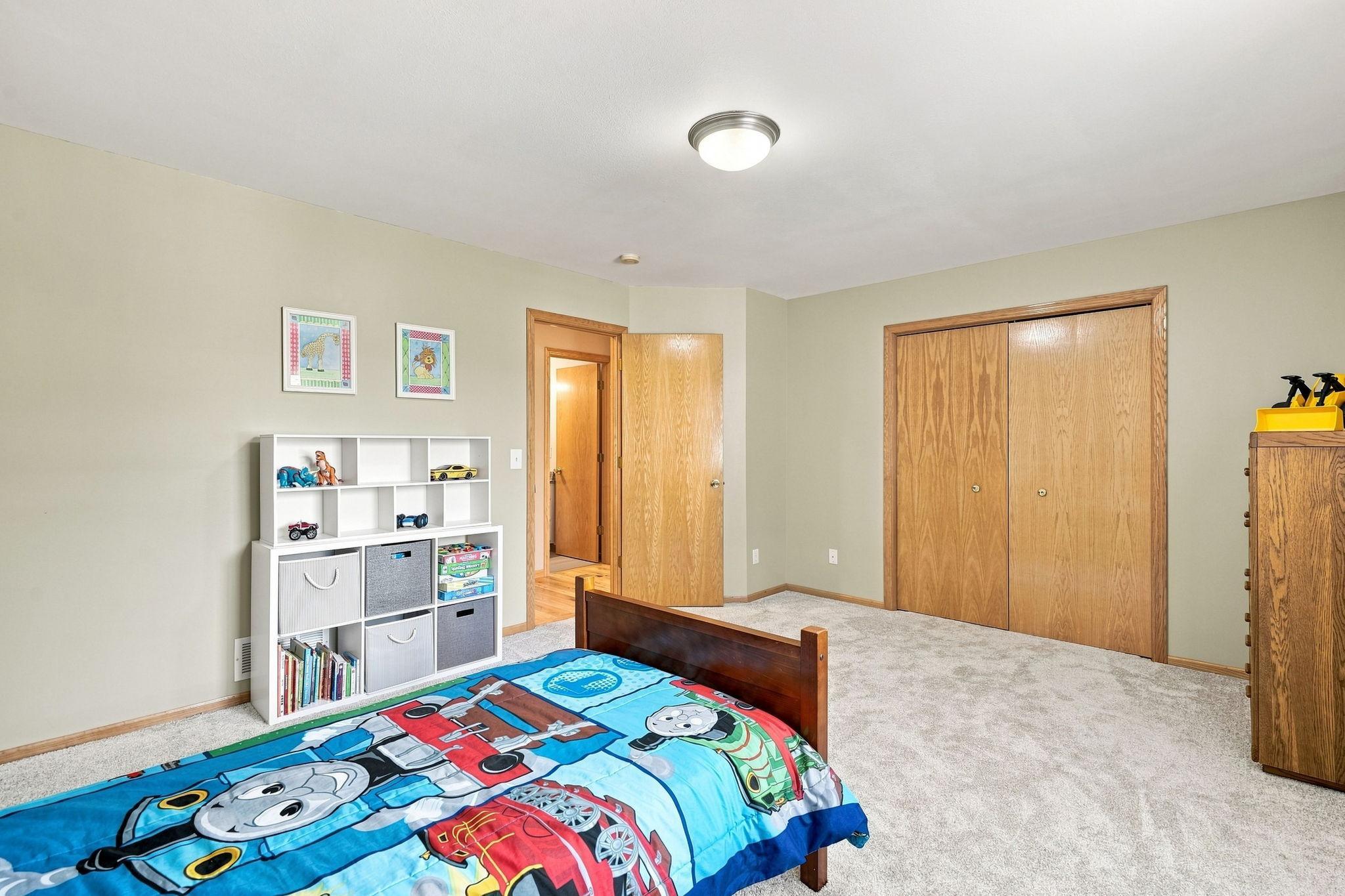 2412 Maple Court Property Photo 17
