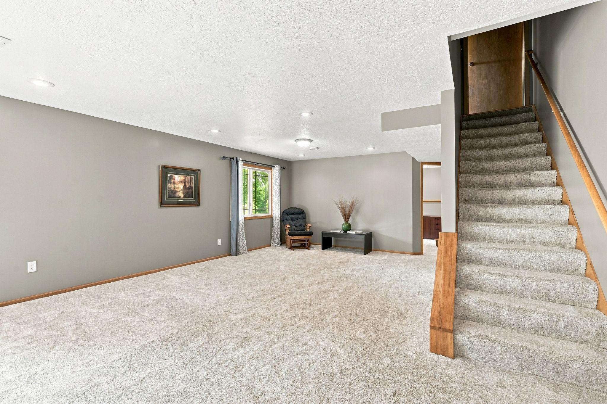 2412 Maple Court Property Photo 33
