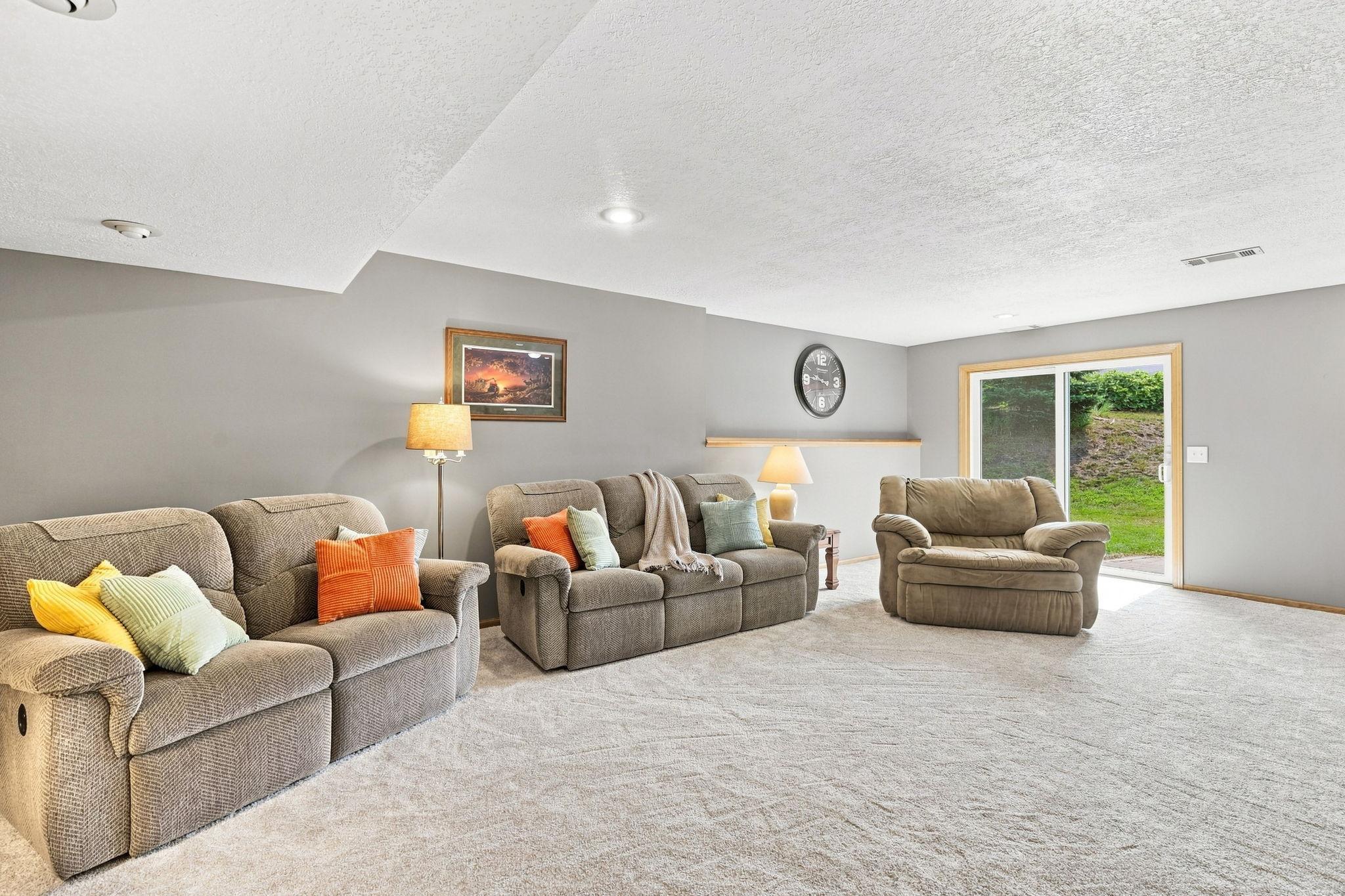 2412 Maple Court Property Photo 34