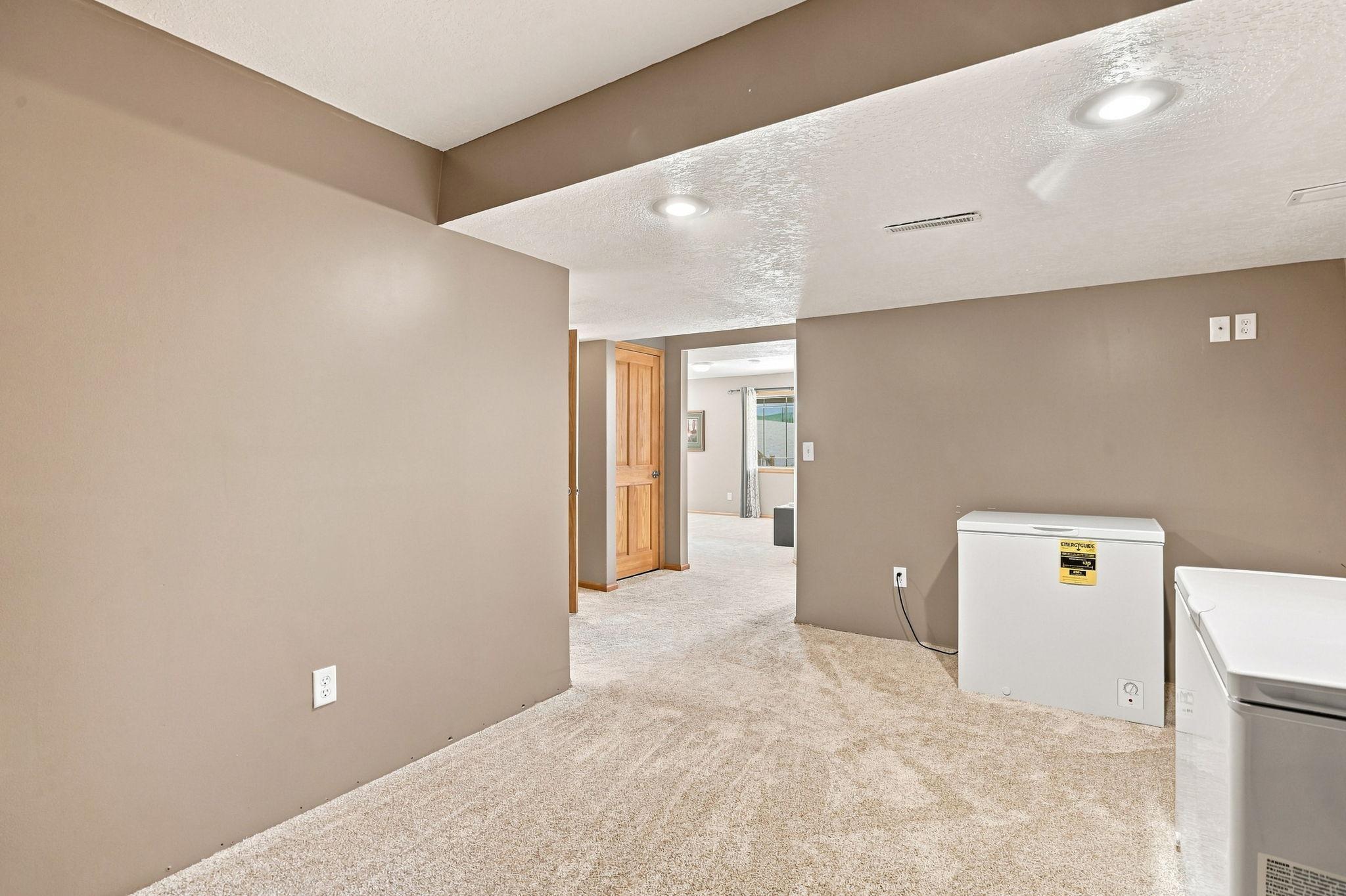 2412 Maple Court Property Photo 38