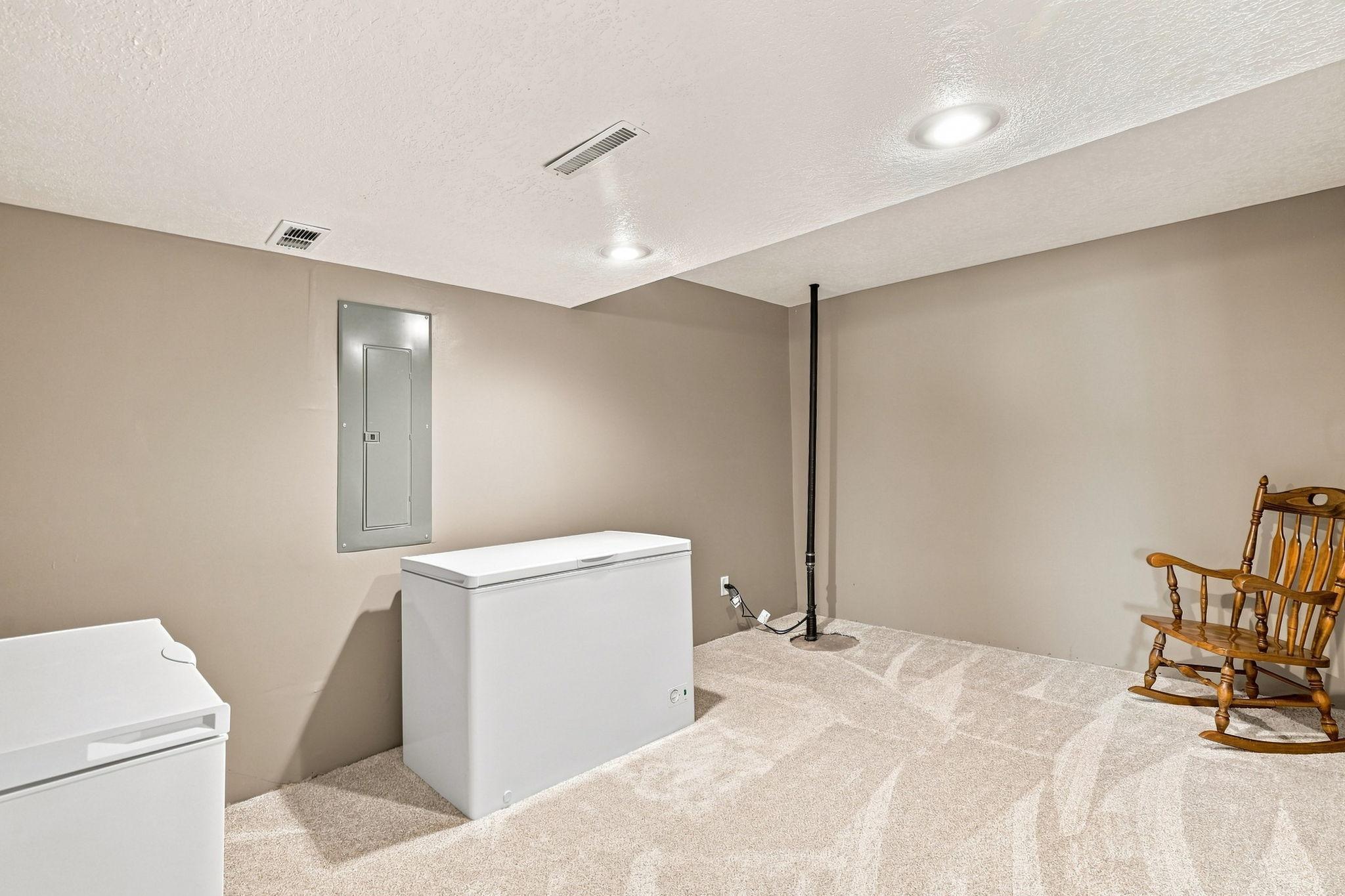 2412 Maple Court Property Photo 39