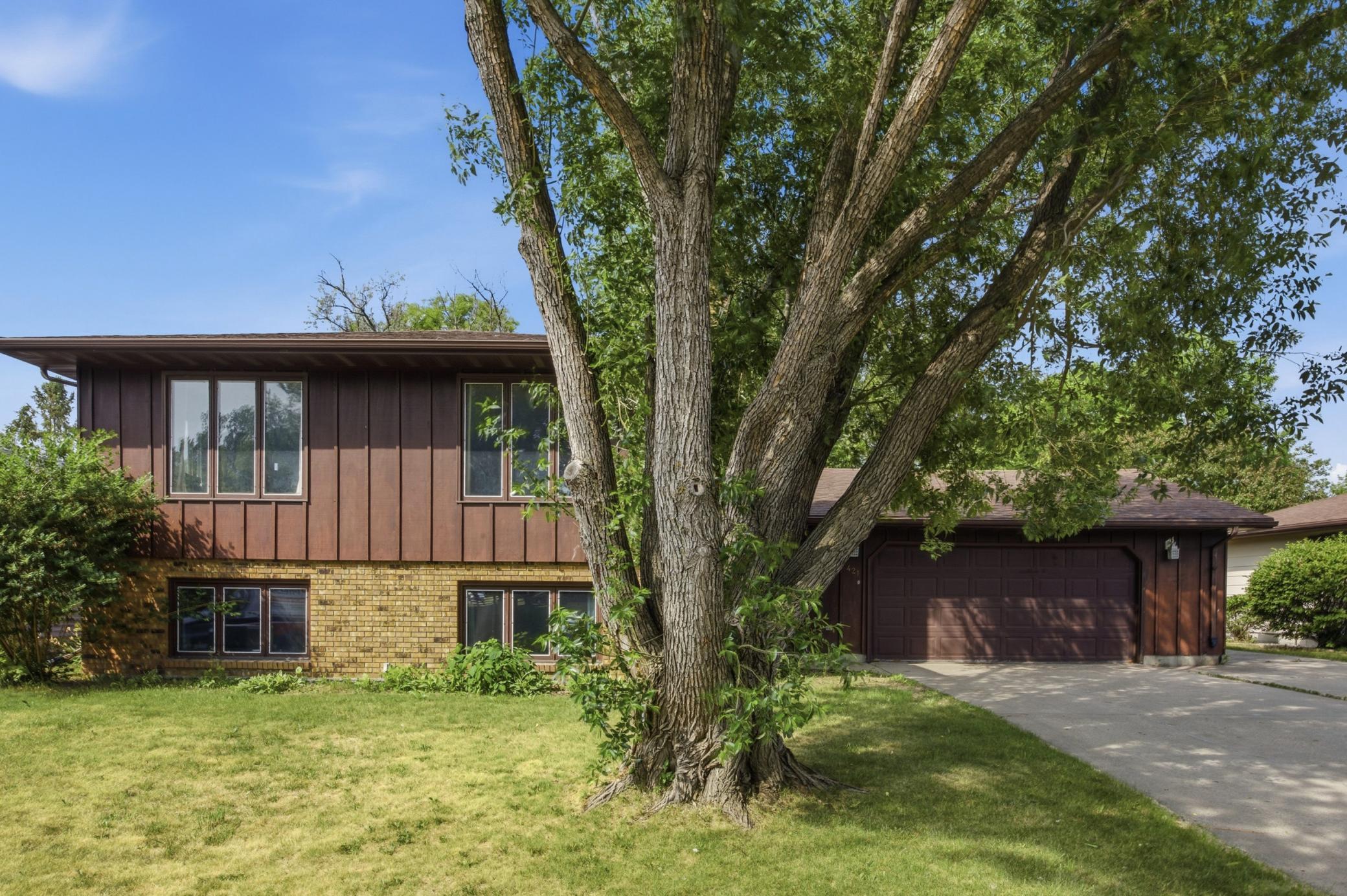 421 Rensvold Boulevard Property Photo 1