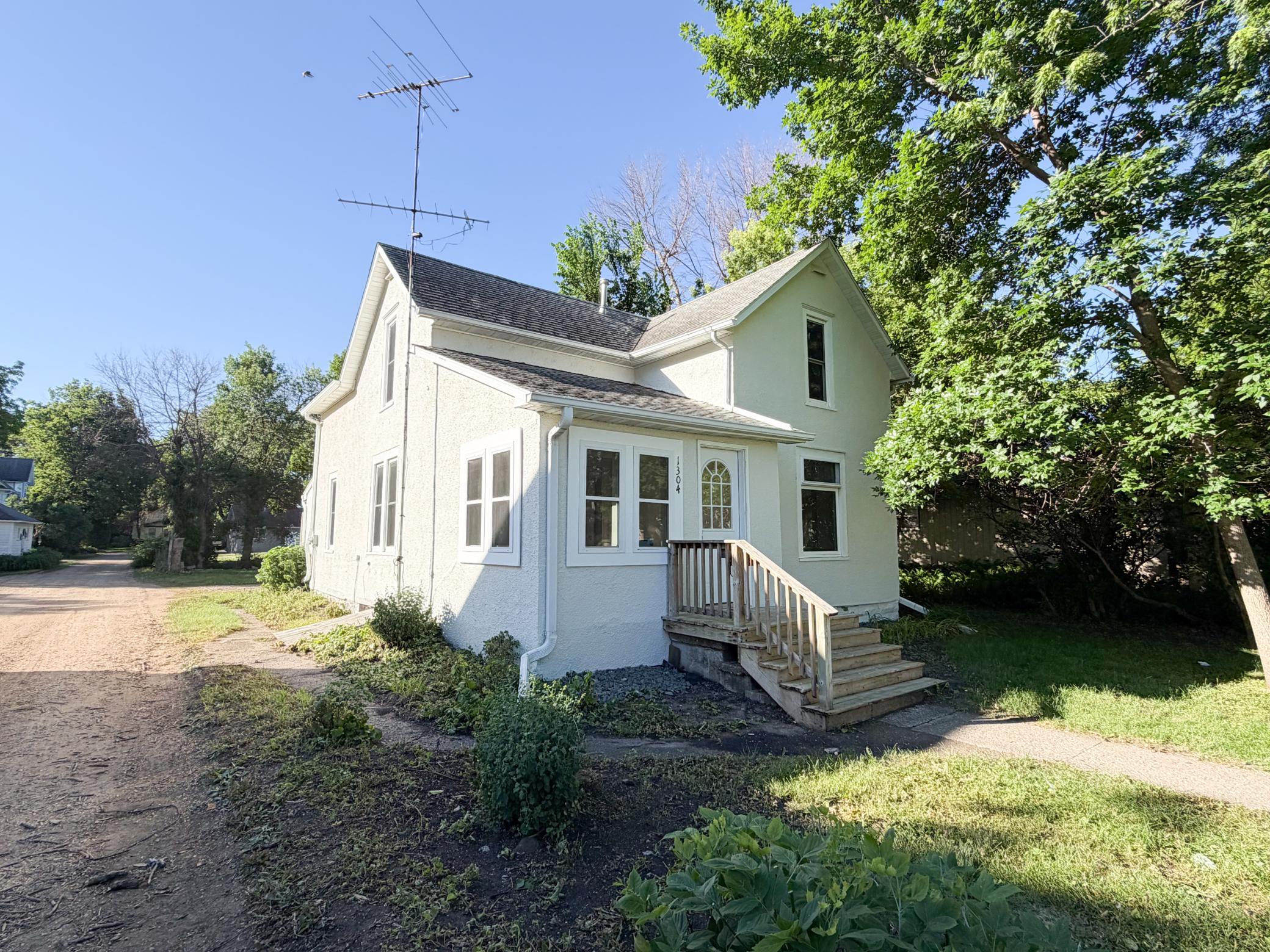 1304 3rd Avenue Property Photo 1
