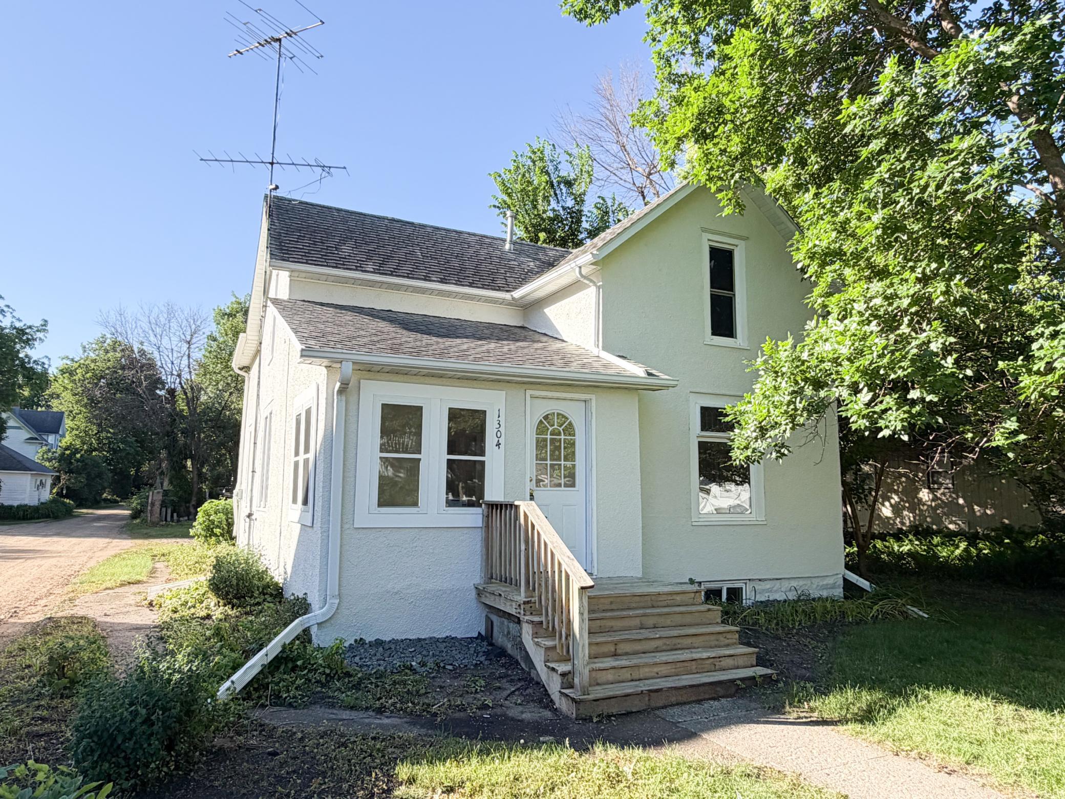 1304 3rd Avenue Property Photo 2