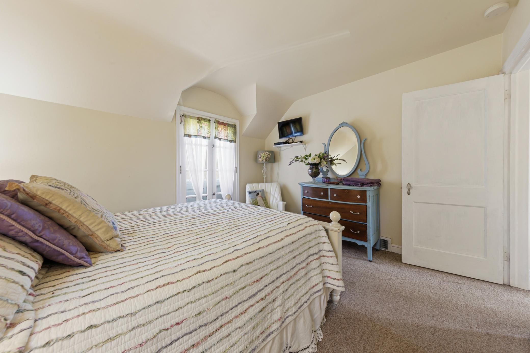 5 Walden Place Property Photo 37