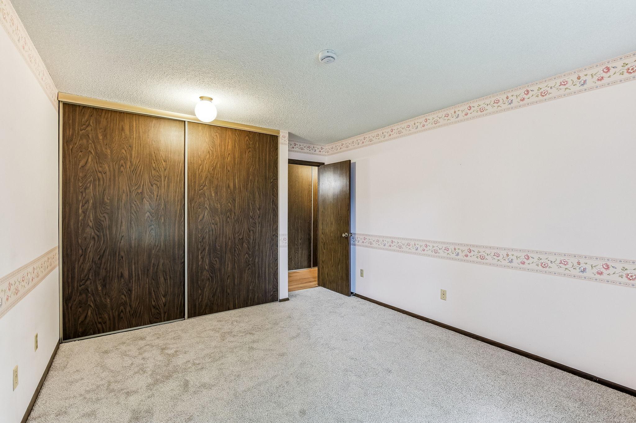 4624 Cedar Lake Road S 4 Property Photo 15