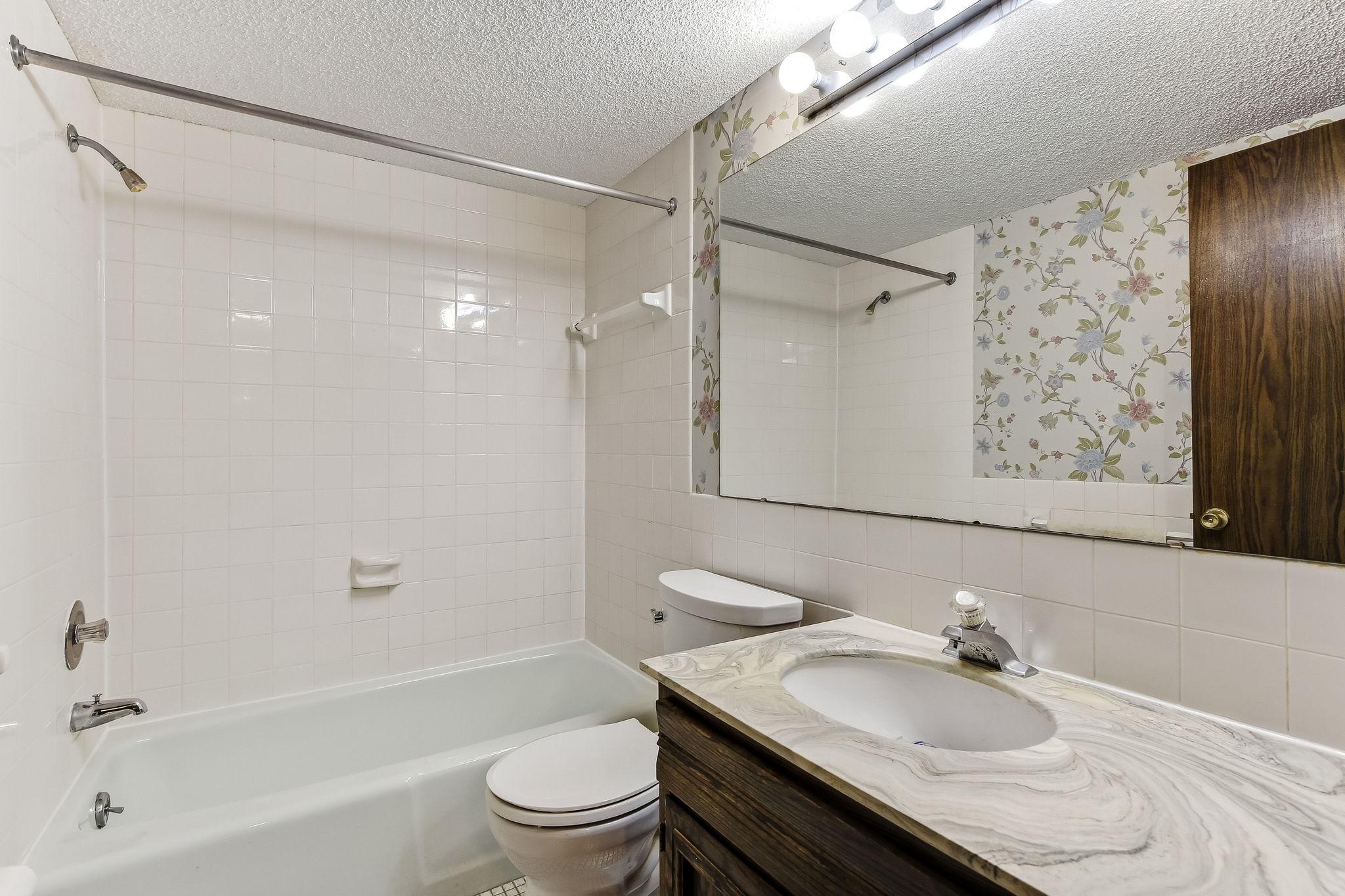 4624 Cedar Lake Road S 4 Property Photo 16