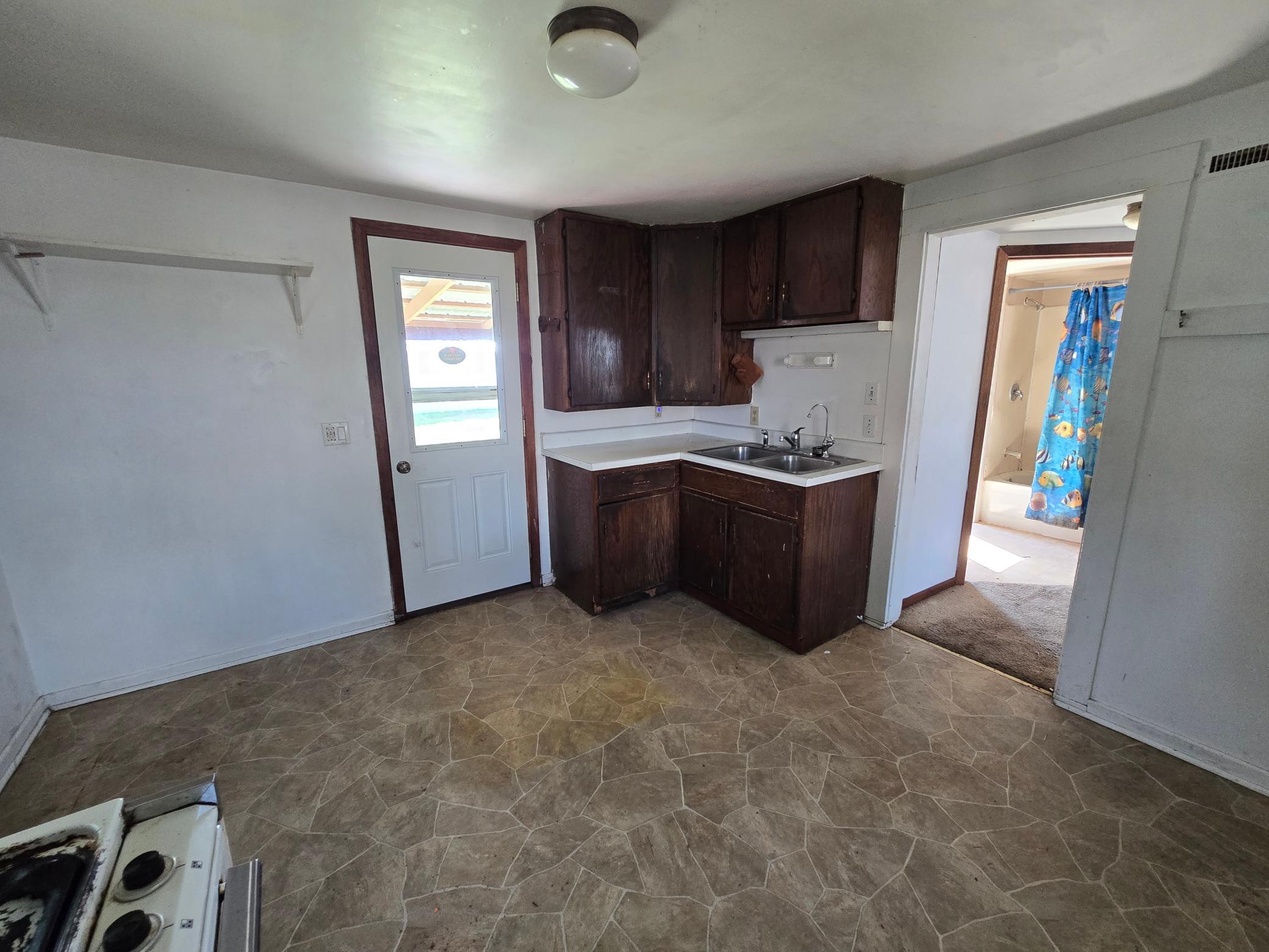 401 10th Street Property Photo 3