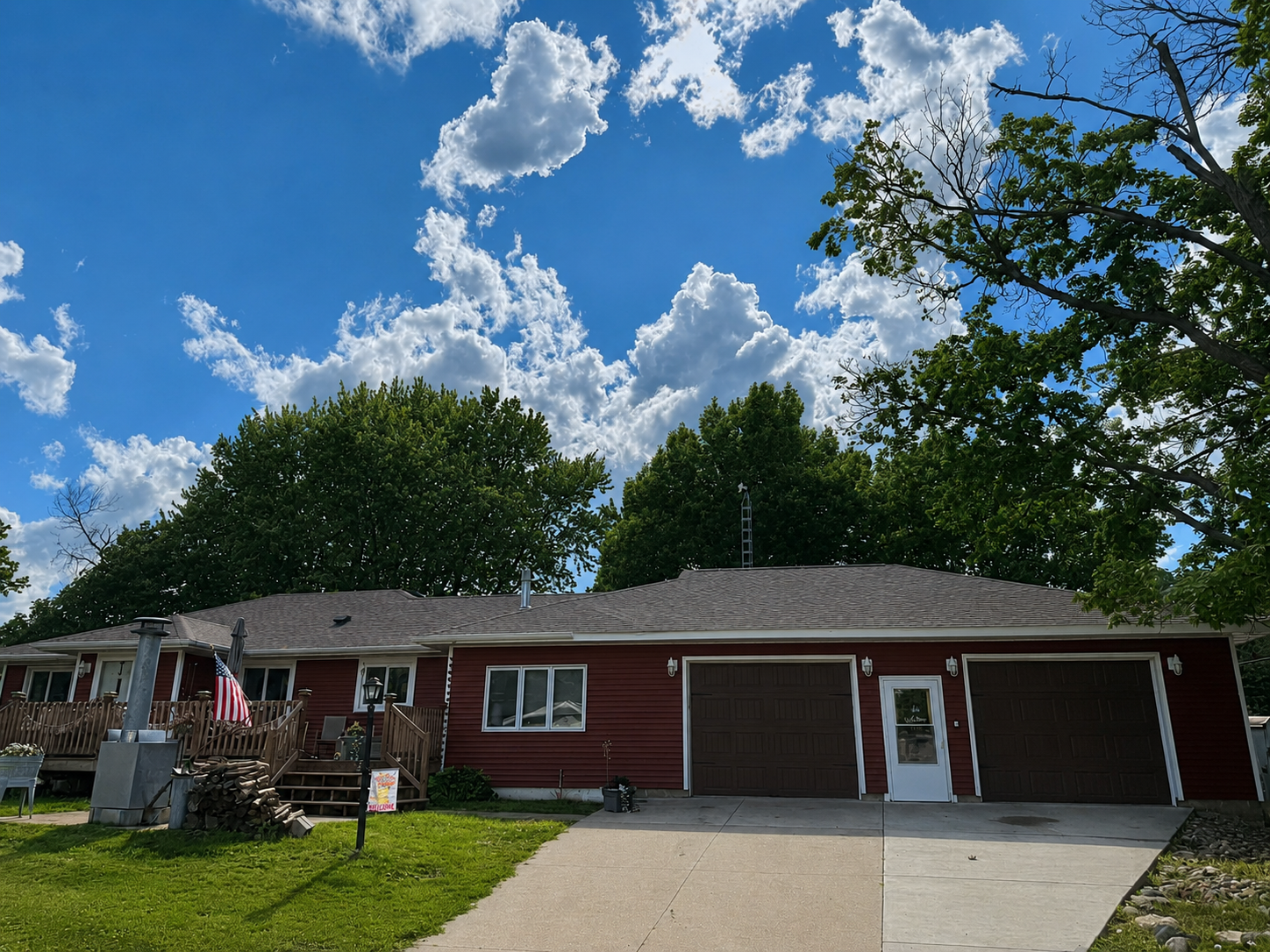 506 Ash Avenue N Property Photo 1
