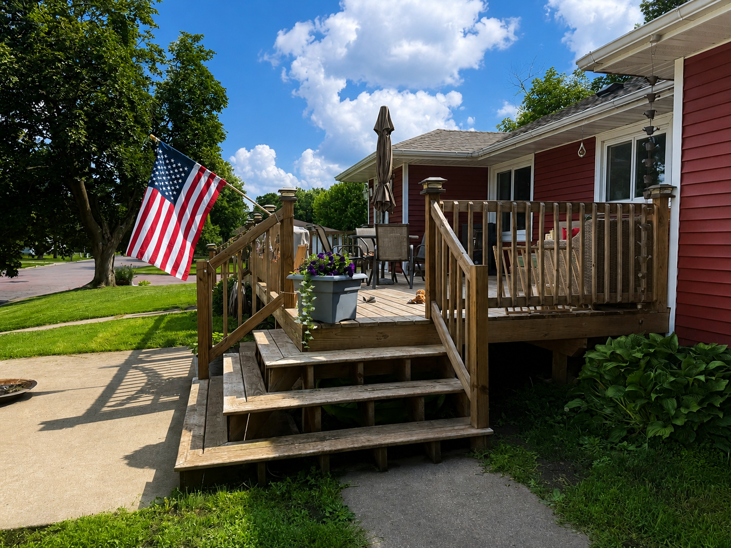 506 Ash Avenue N Property Photo 3