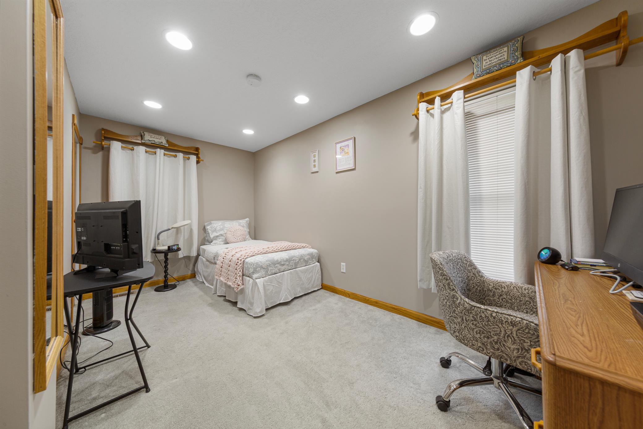 806 5th Street Nw Property Photo 17