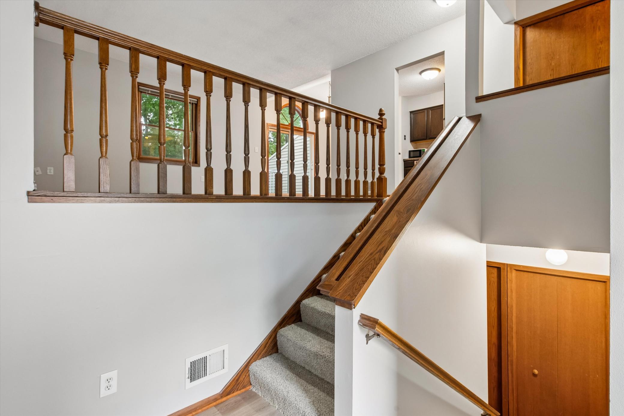 4154 Meadowlark Way Property Photo 6