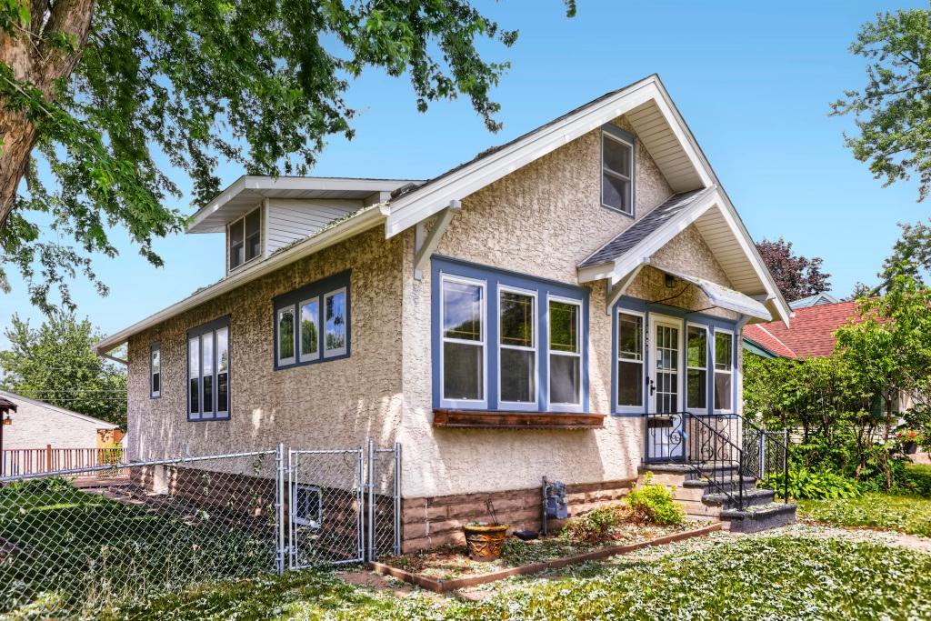 1861 Ivy Avenue E Property Photo 1