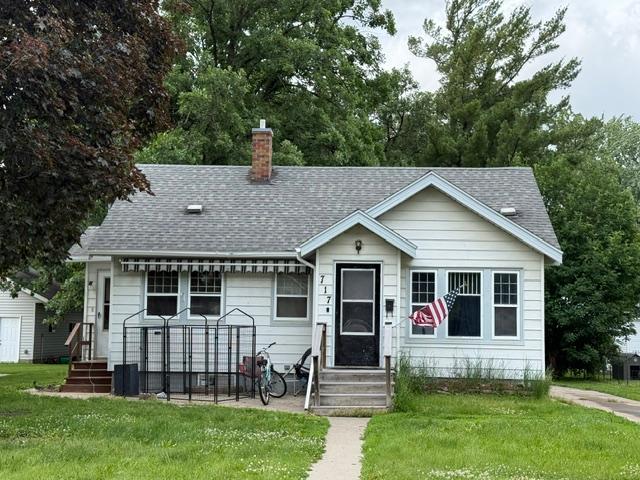 717 5th Avenue E Property Photo 1
