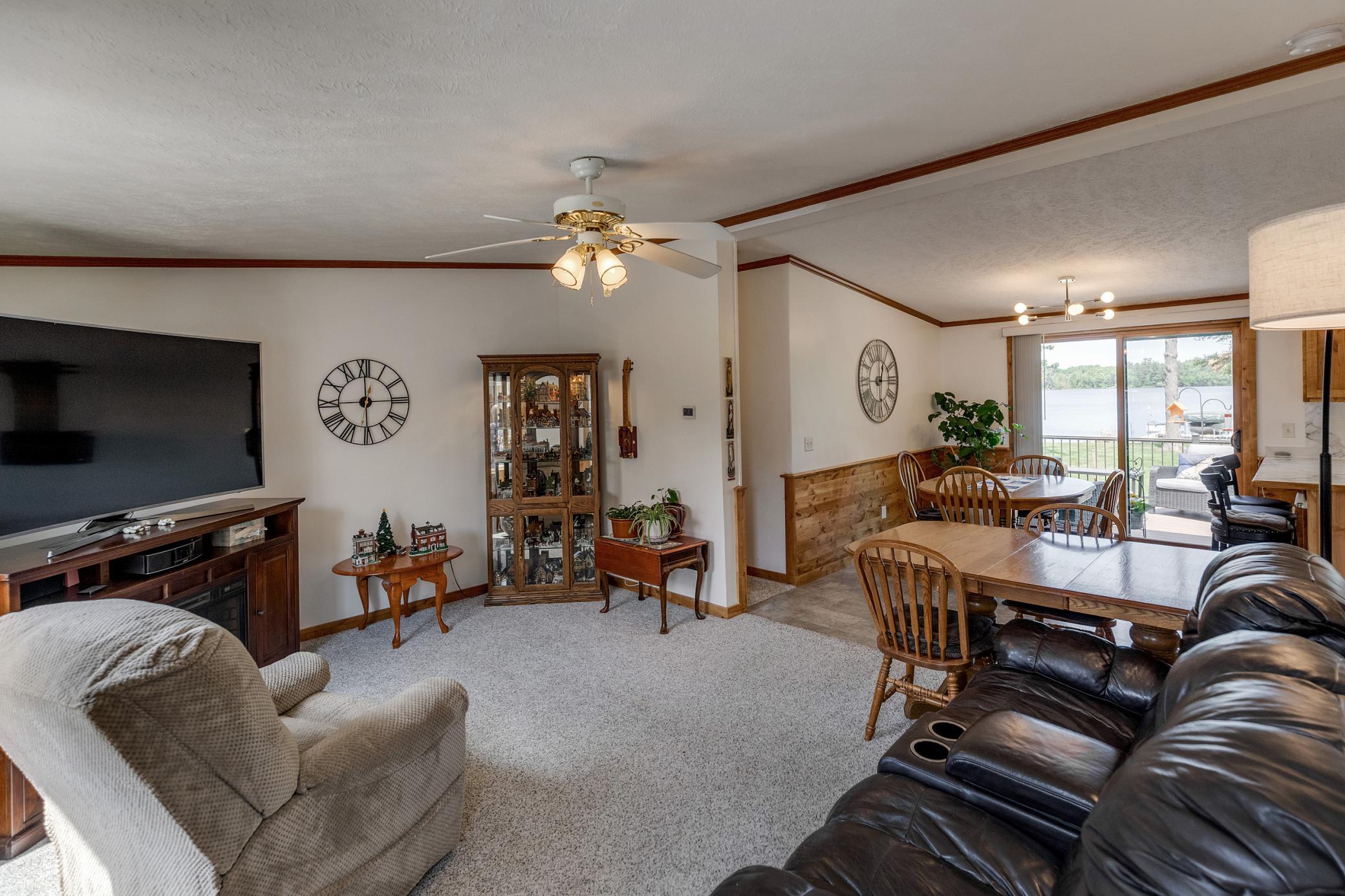 42718 303rd Place Property Photo 18