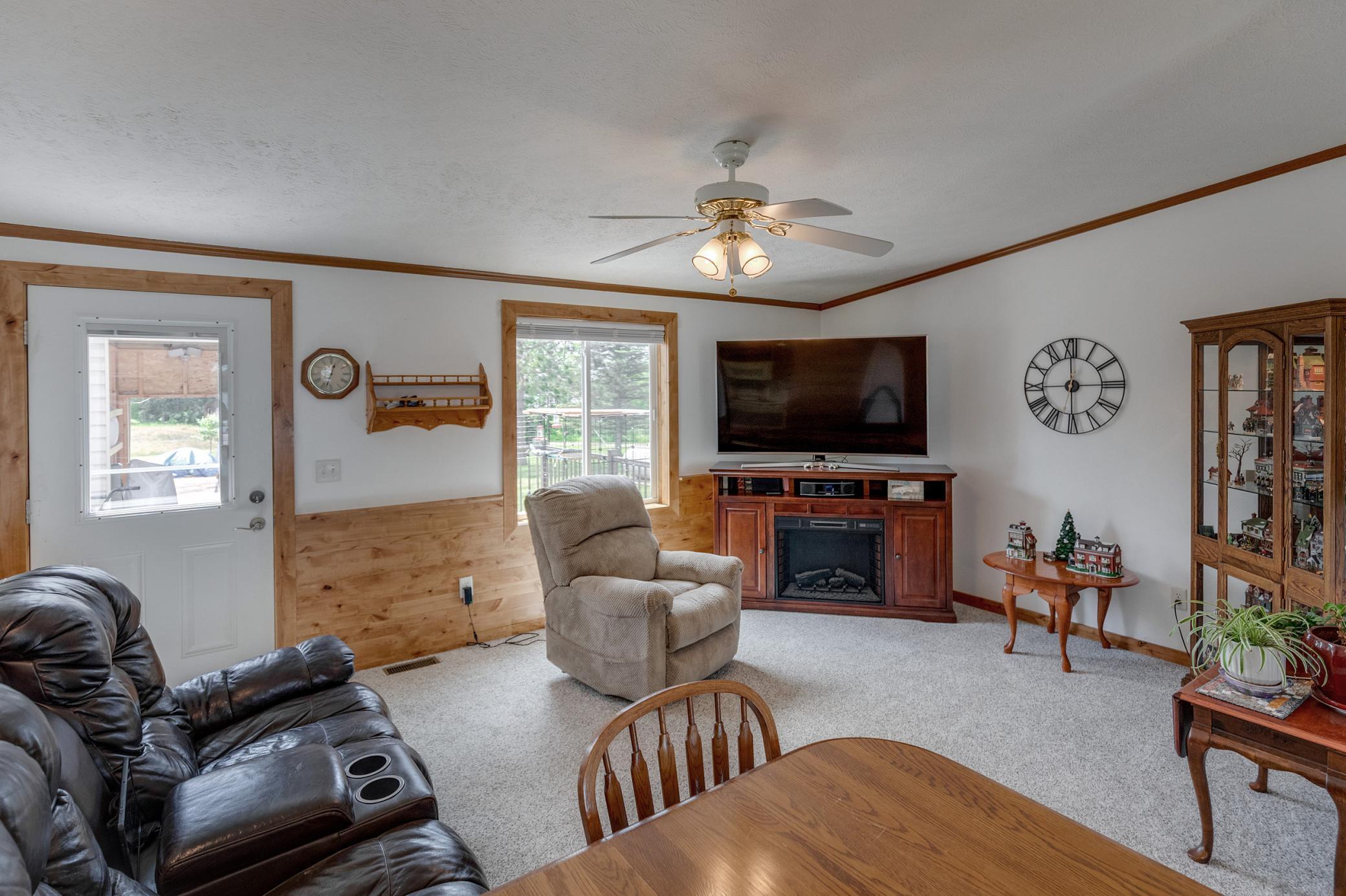 42718 303rd Place Property Photo 19