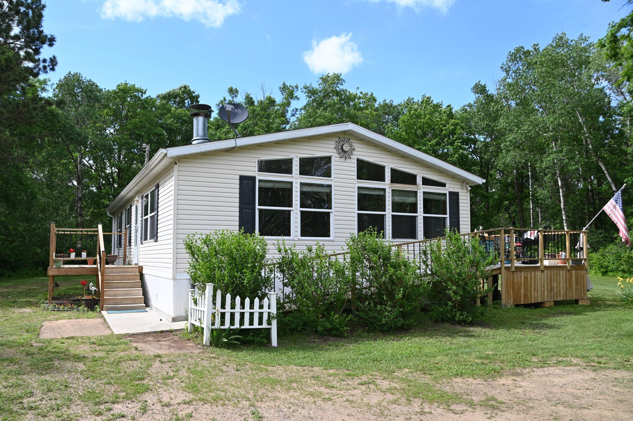 481 E River Road Property Photo 3
