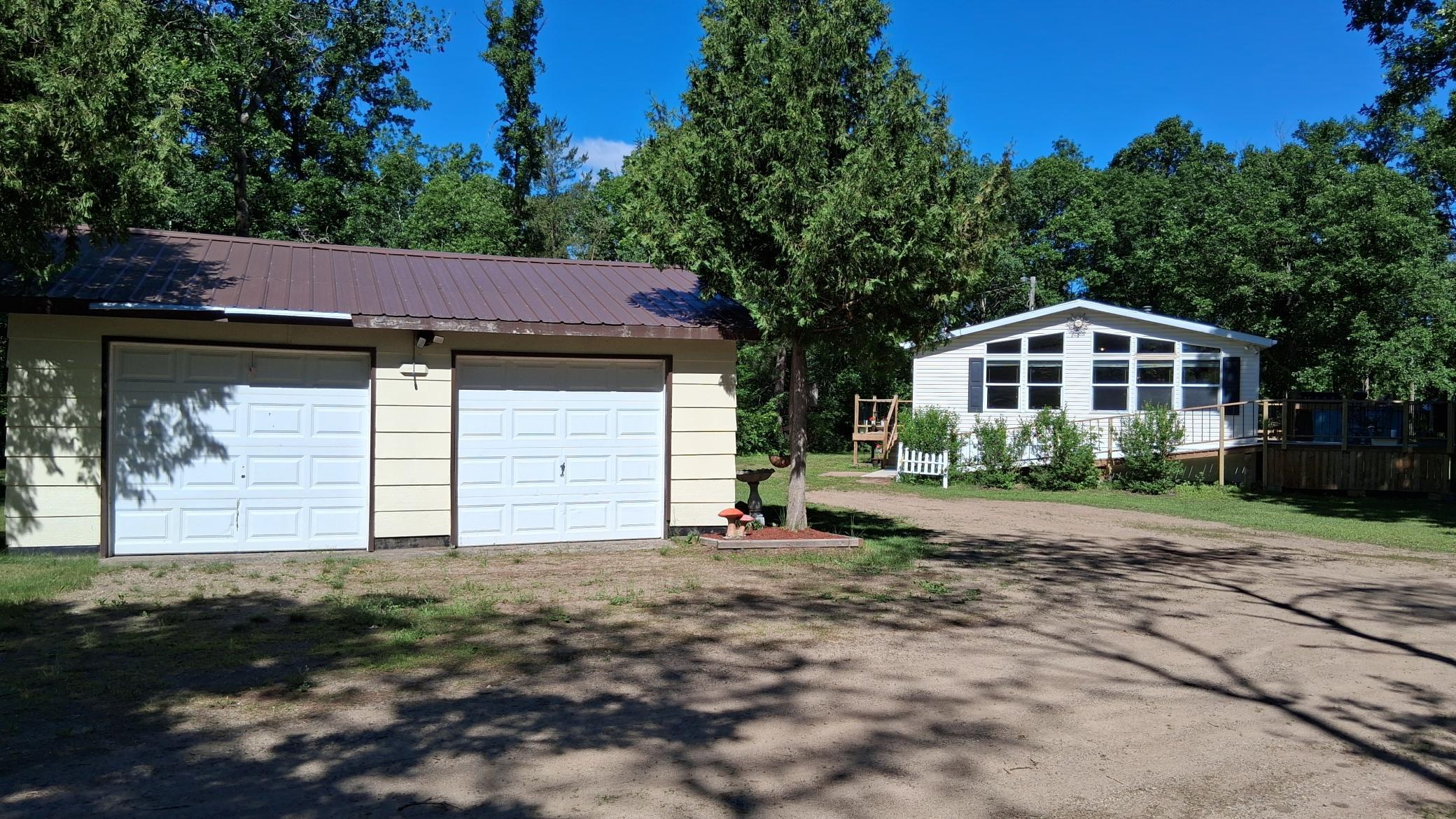 481 E River Road Property Photo 4