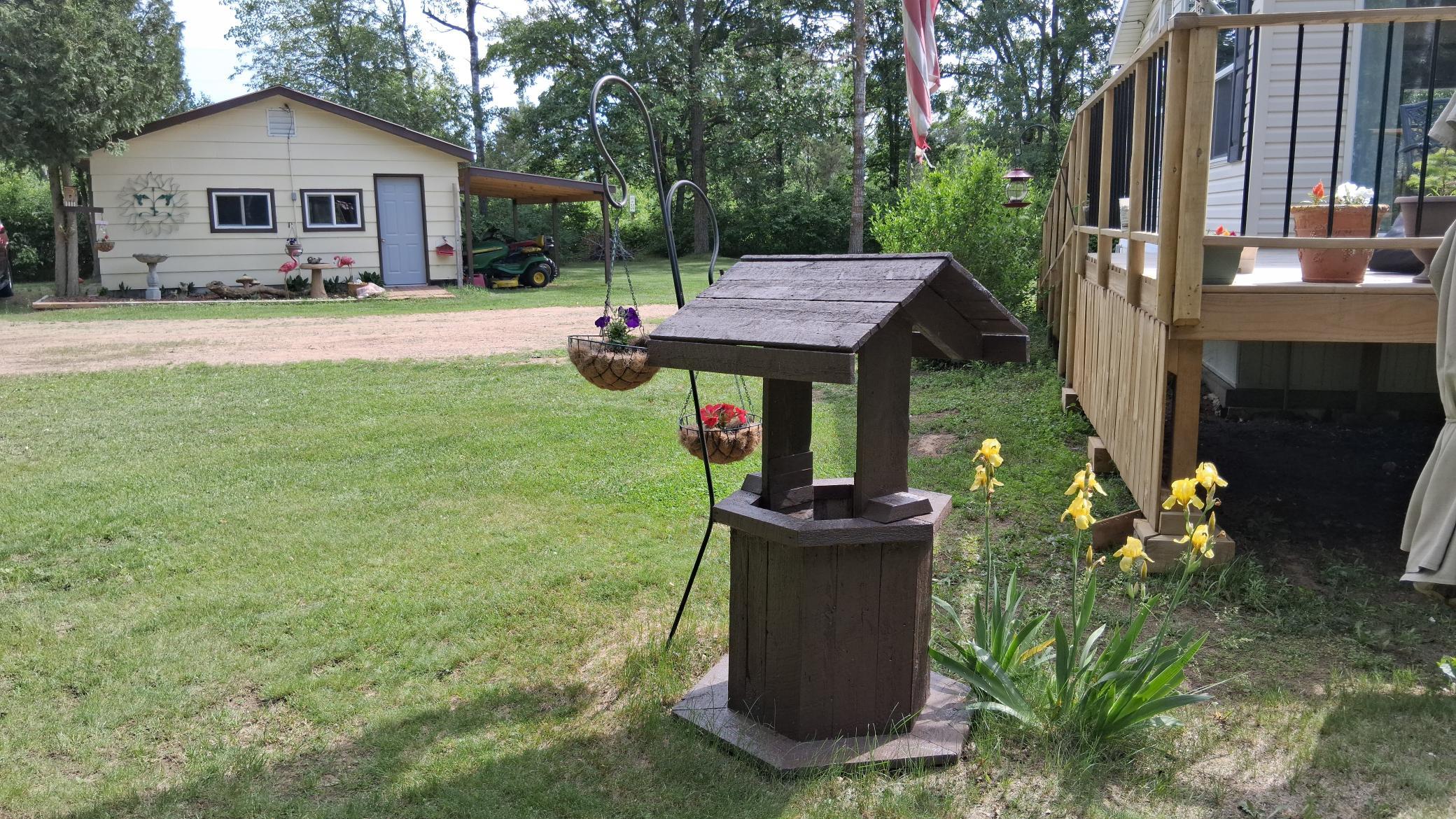 481 E River Road Property Photo 12