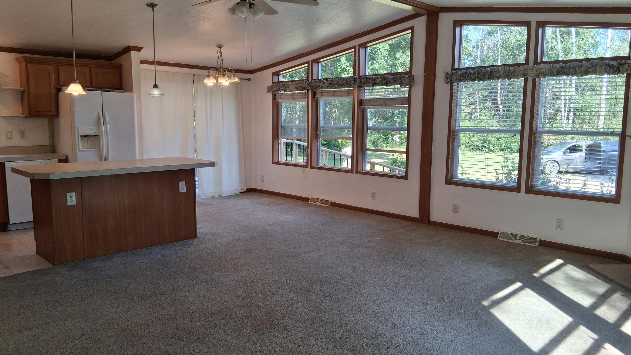 481 E River Road Property Photo 20