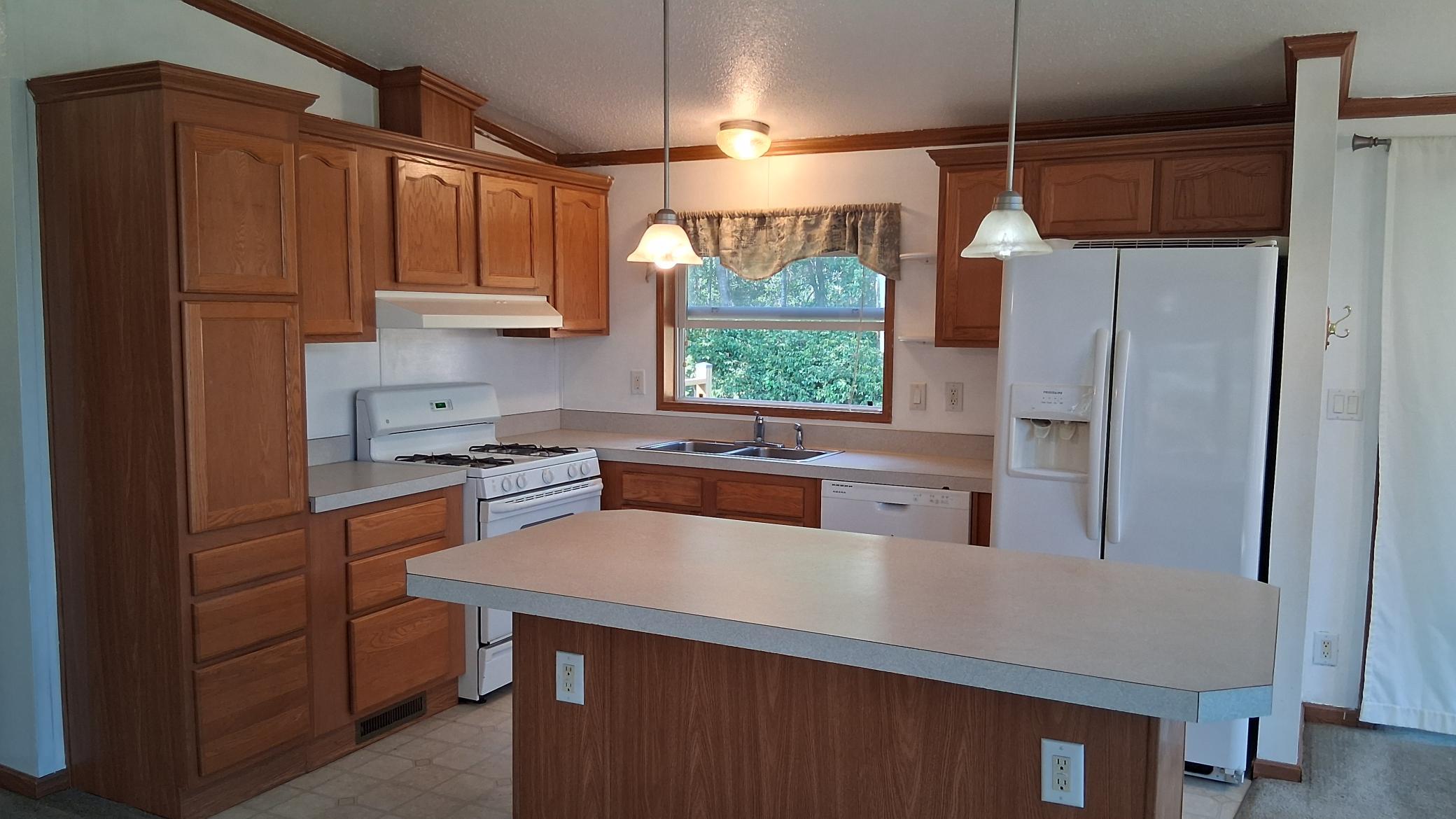 481 E River Road Property Photo 22