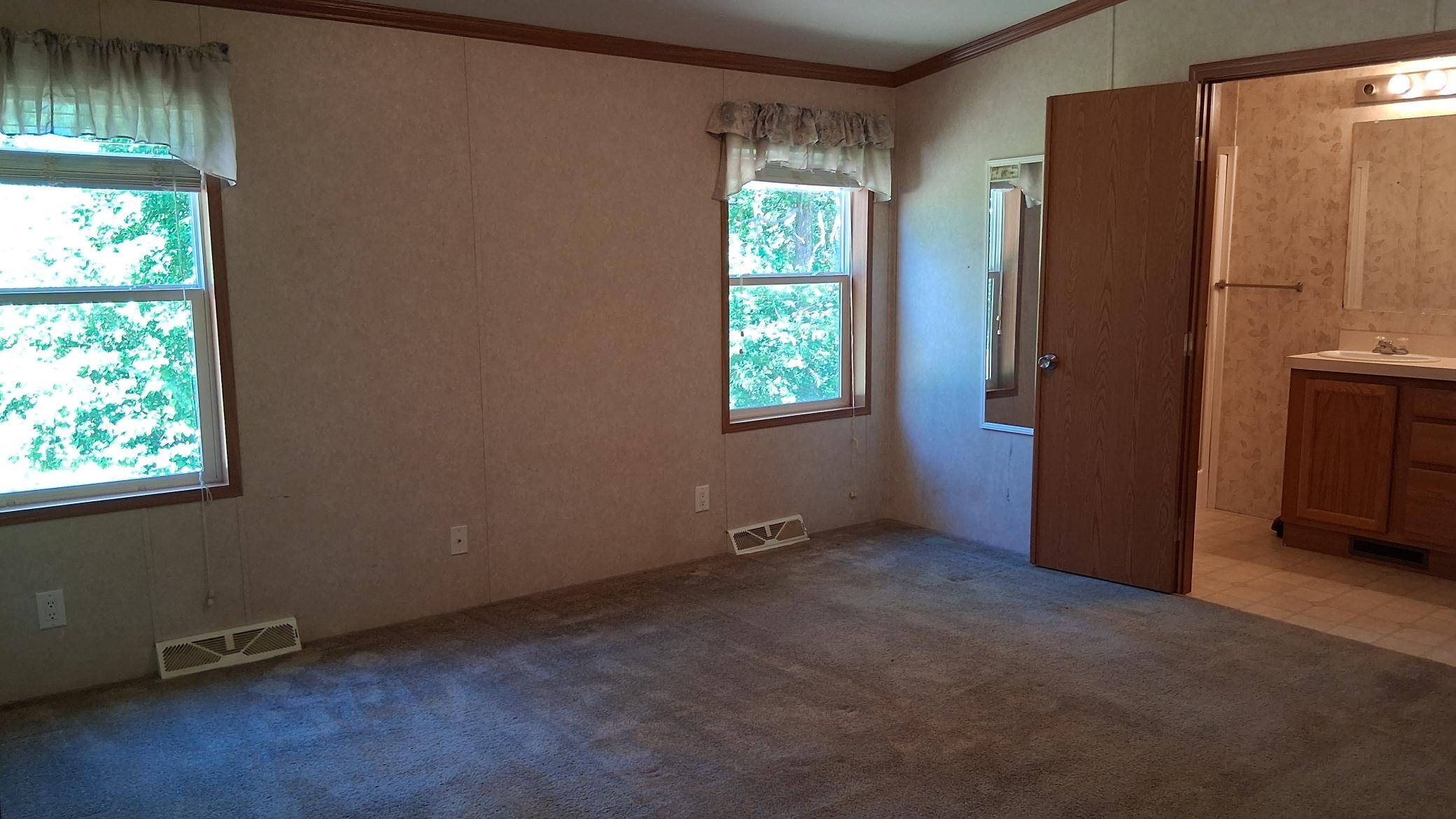 481 E River Road Property Photo 23
