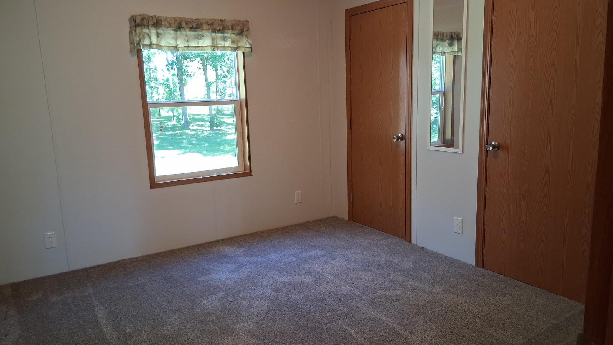 481 E River Road Property Photo 27
