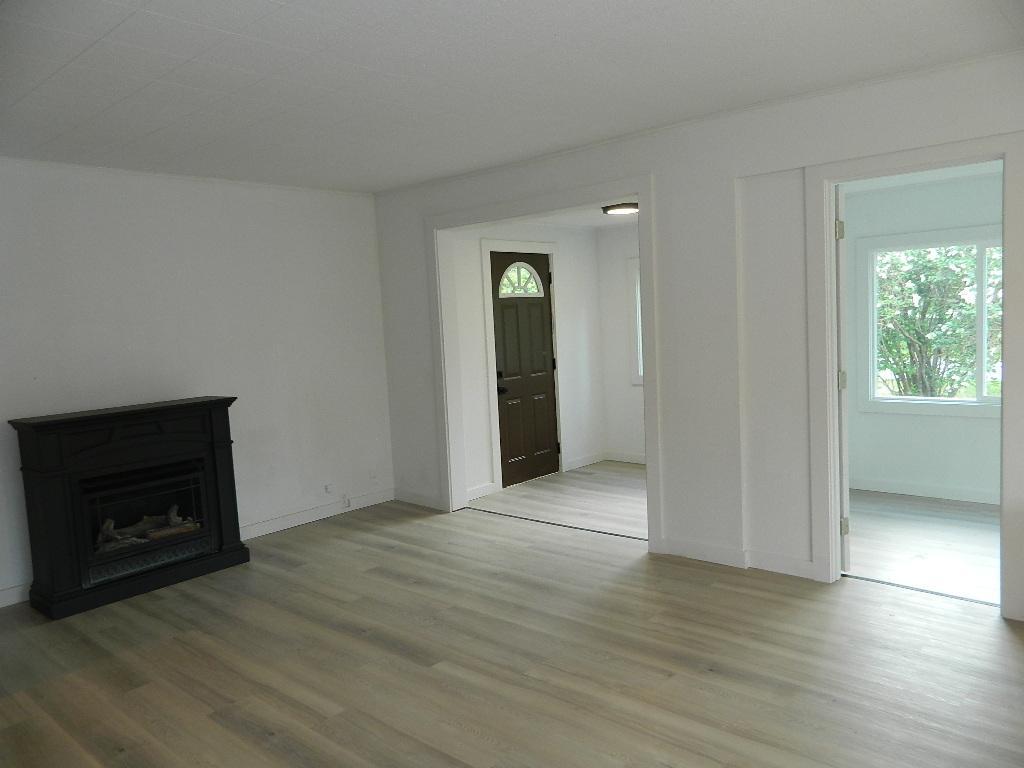 117 Front Street Property Photo 8