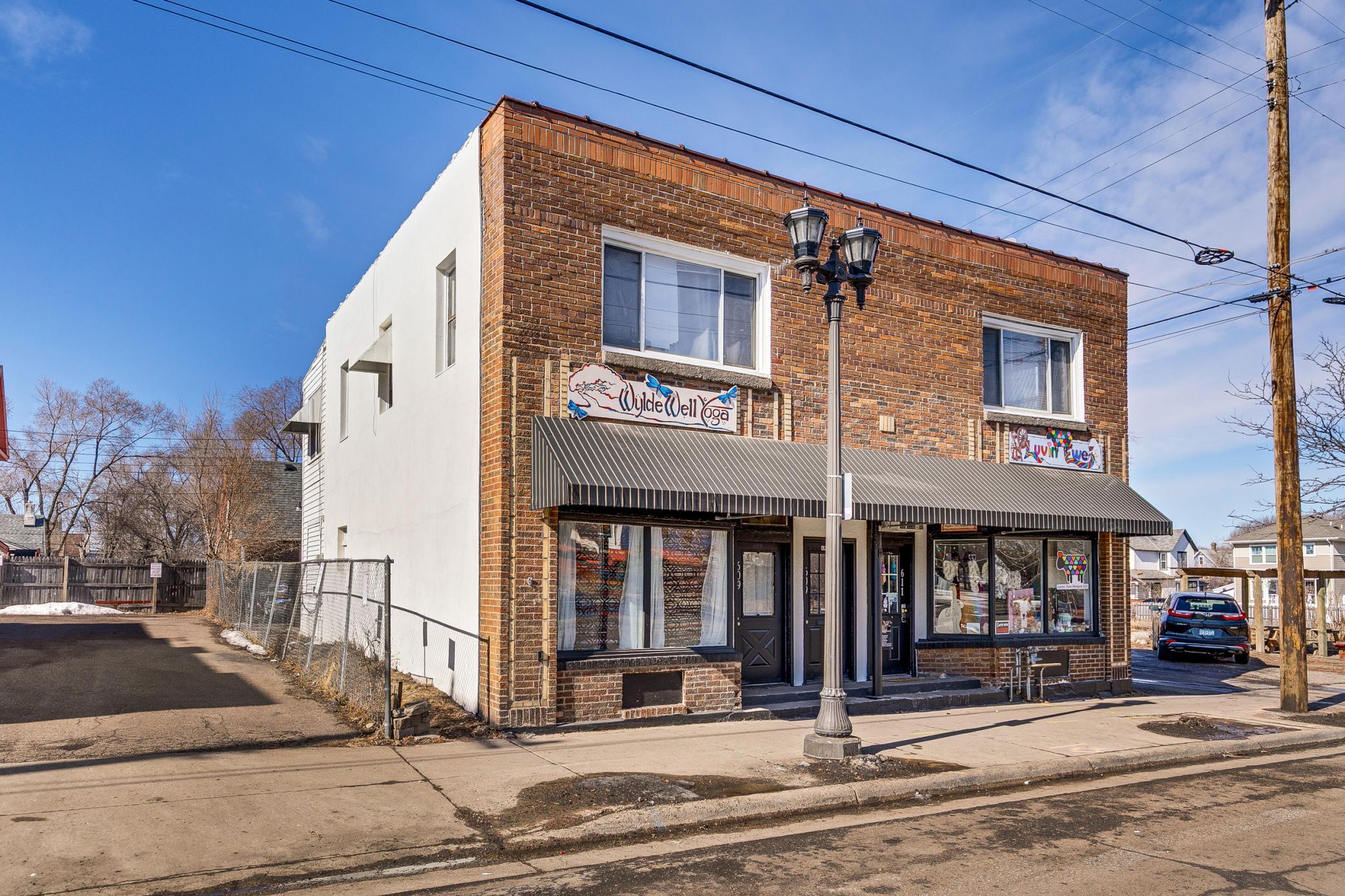 609 Dale Street N Property Photo 1