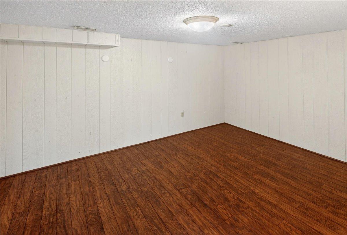 18420 Bates Street Property Photo 29