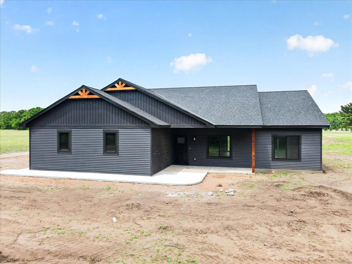 12085 Sunrise Road Property Photo 2