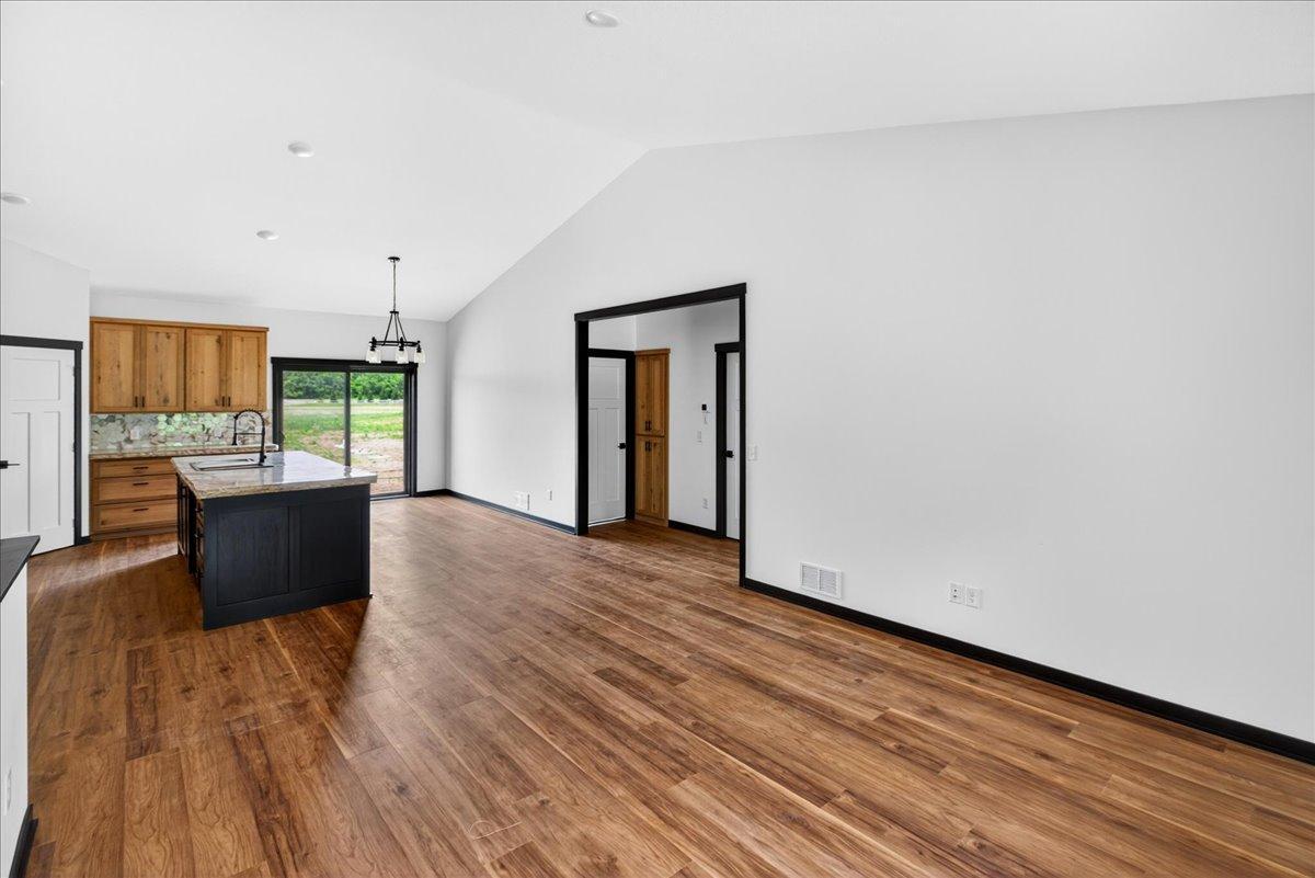 12085 Sunrise Road Property Photo 8