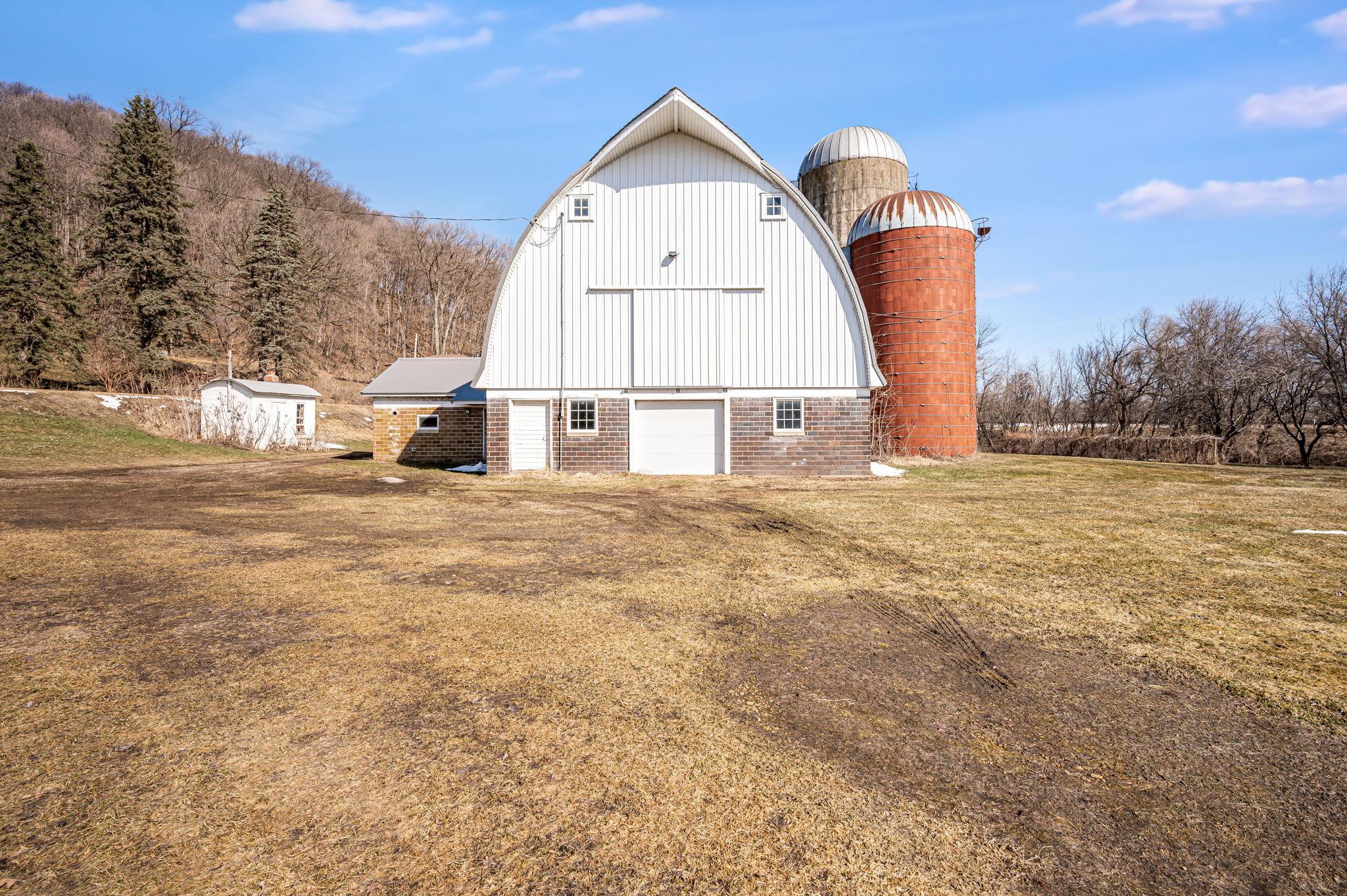 48050 Old River Bluff Road Property Photo 4
