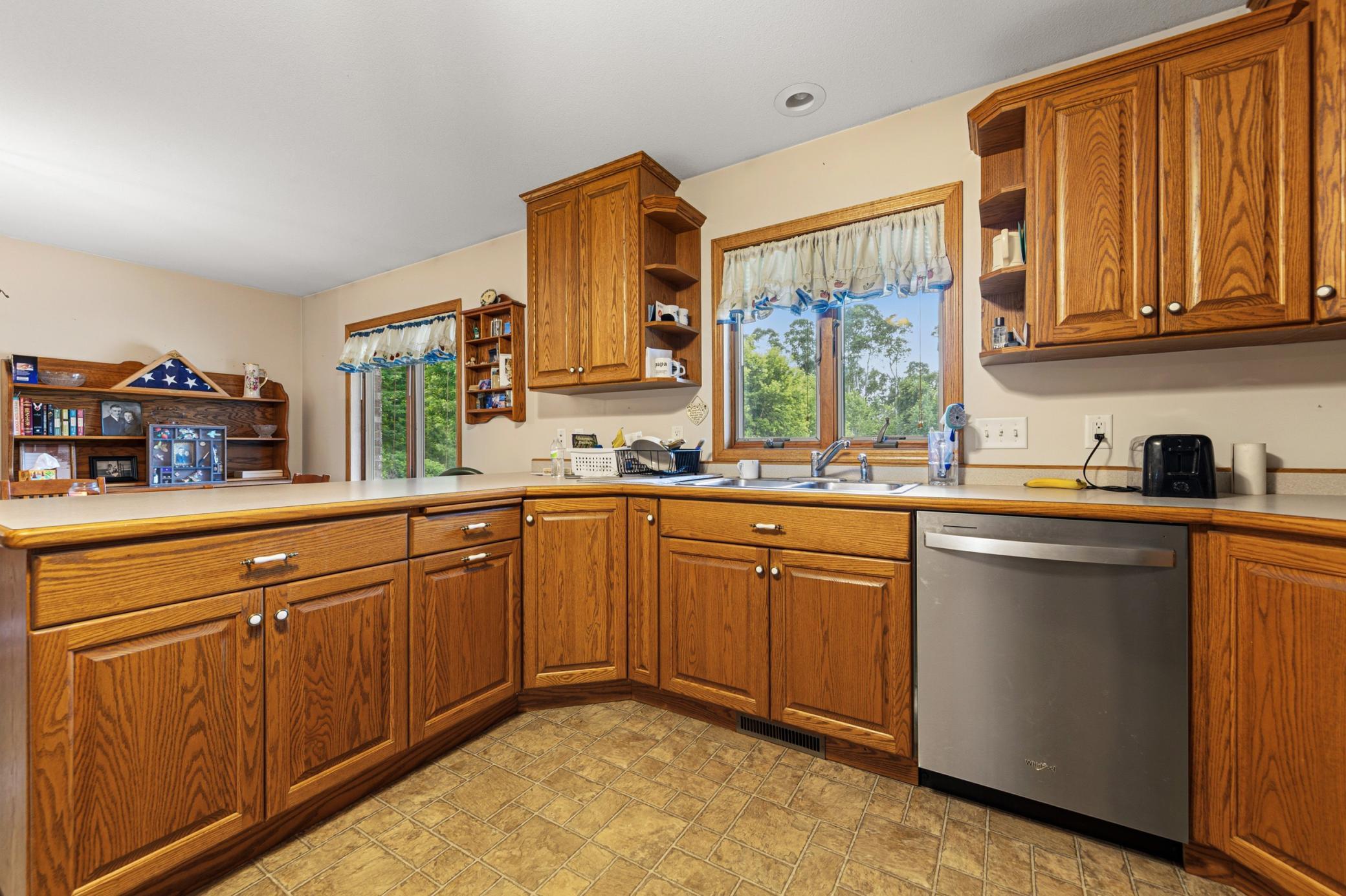 1555 Greenleaf Road Property Photo 16