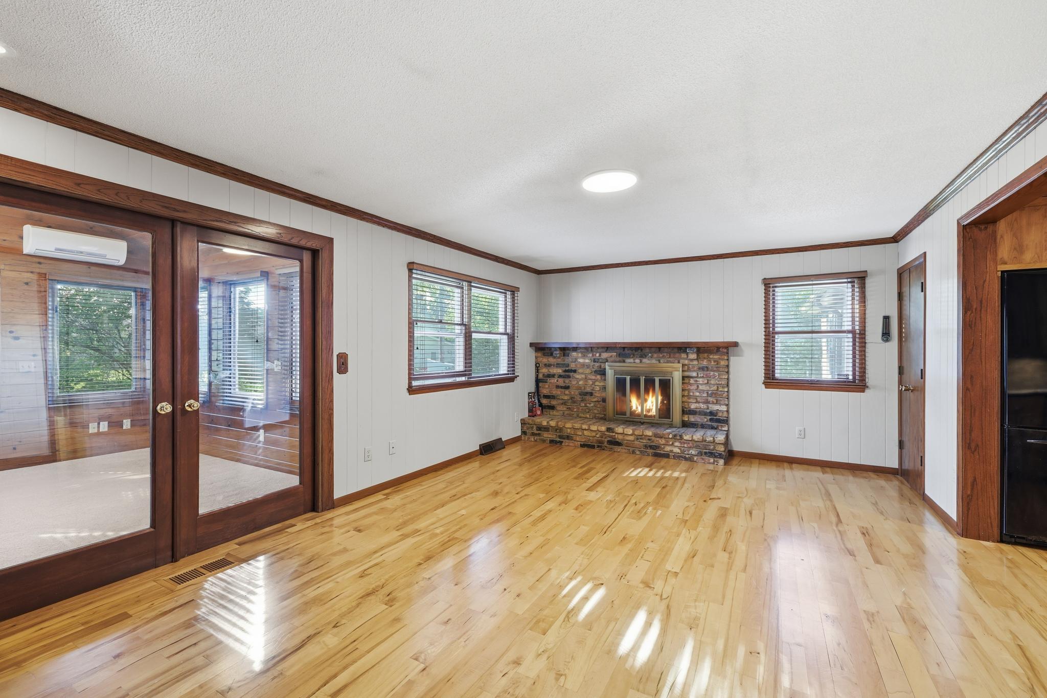 6208 Hillside Road Property Photo 2