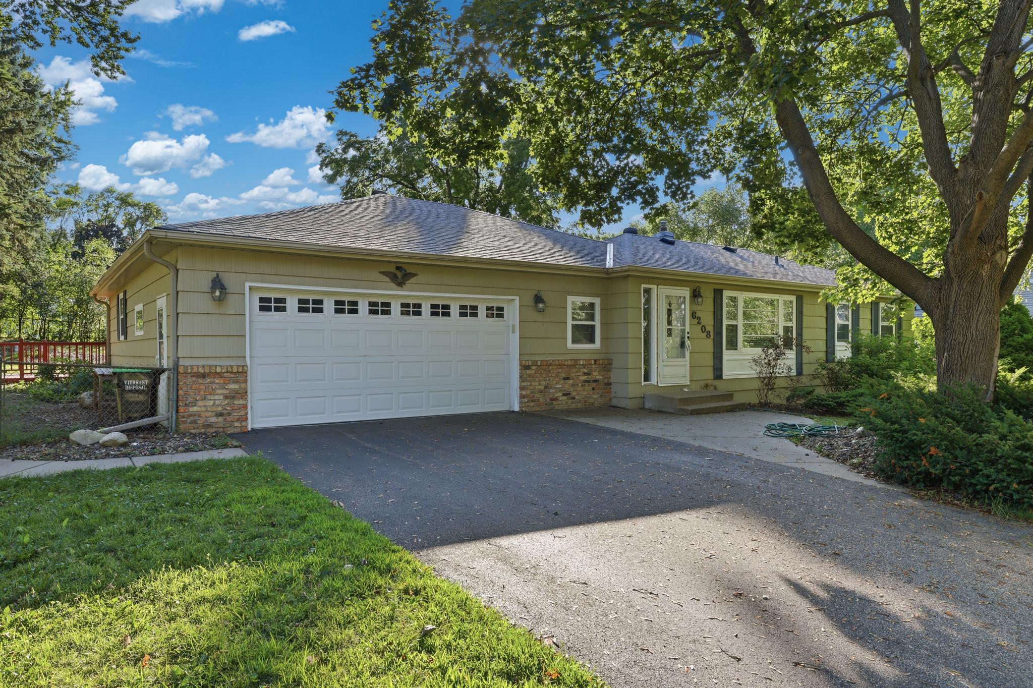 6208 Hillside Road Property Photo 3