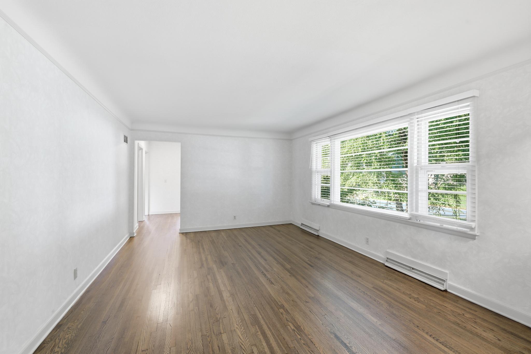 6208 Hillside Road Property Photo 4