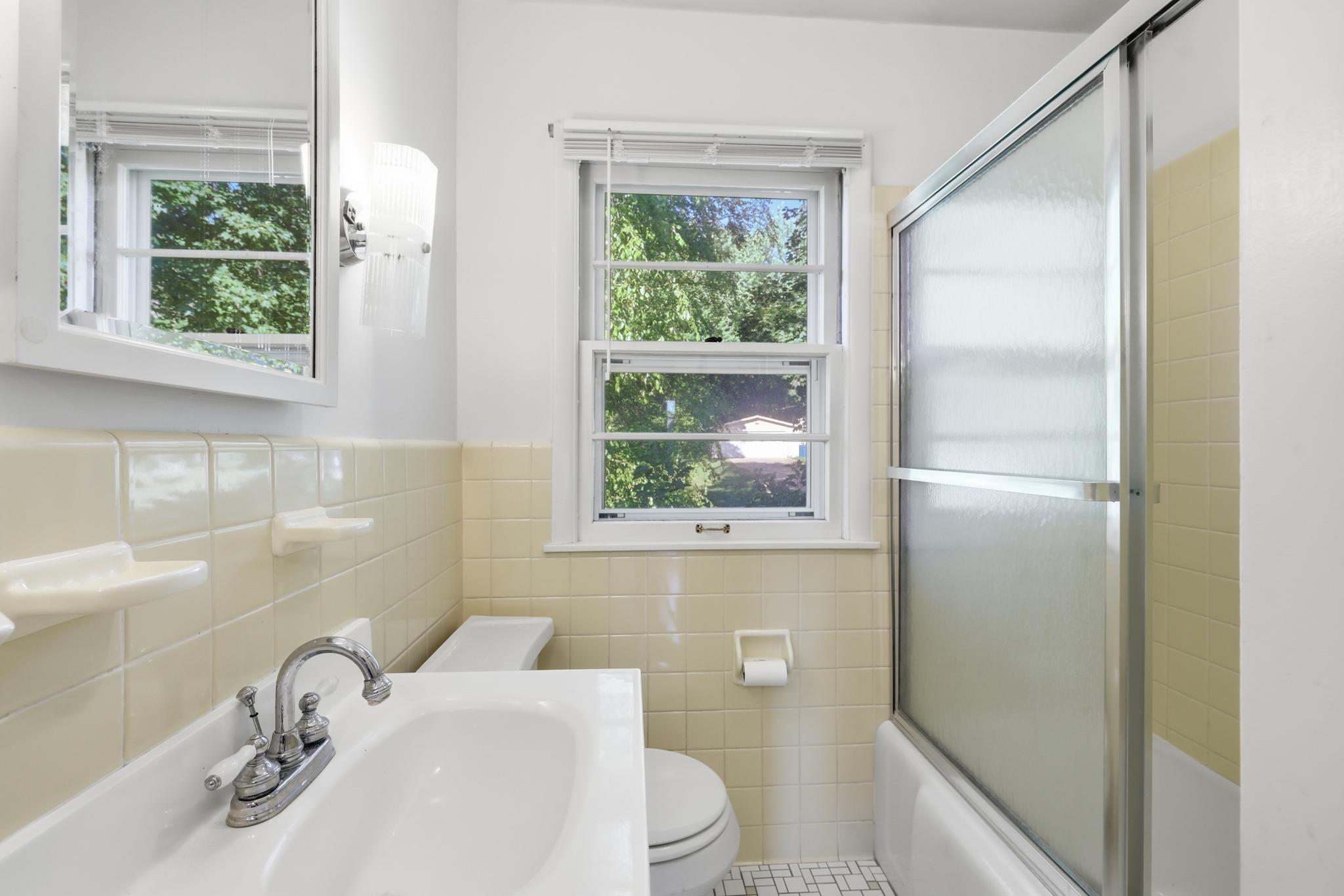 6208 Hillside Road Property Photo 7