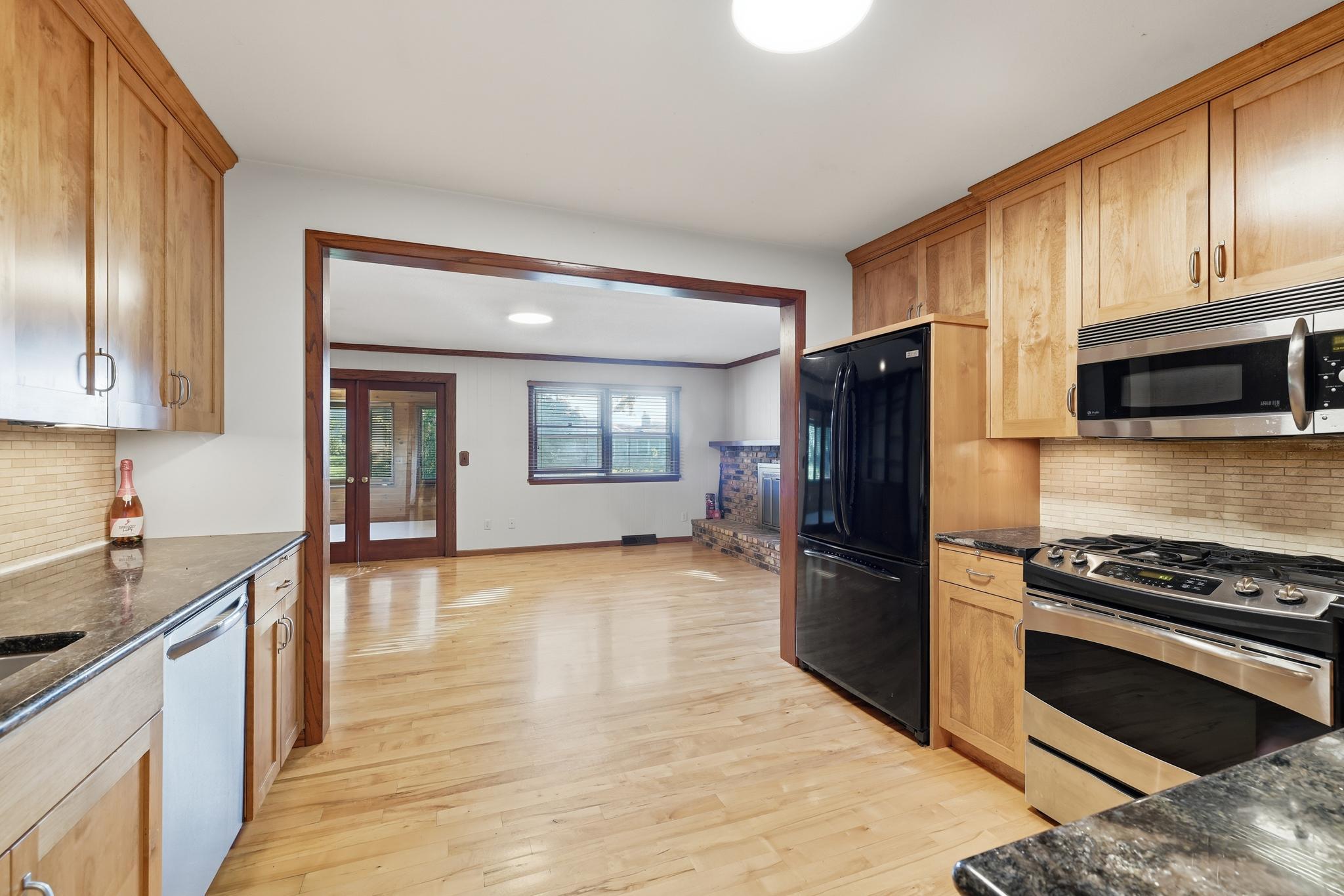 6208 Hillside Road Property Photo 12