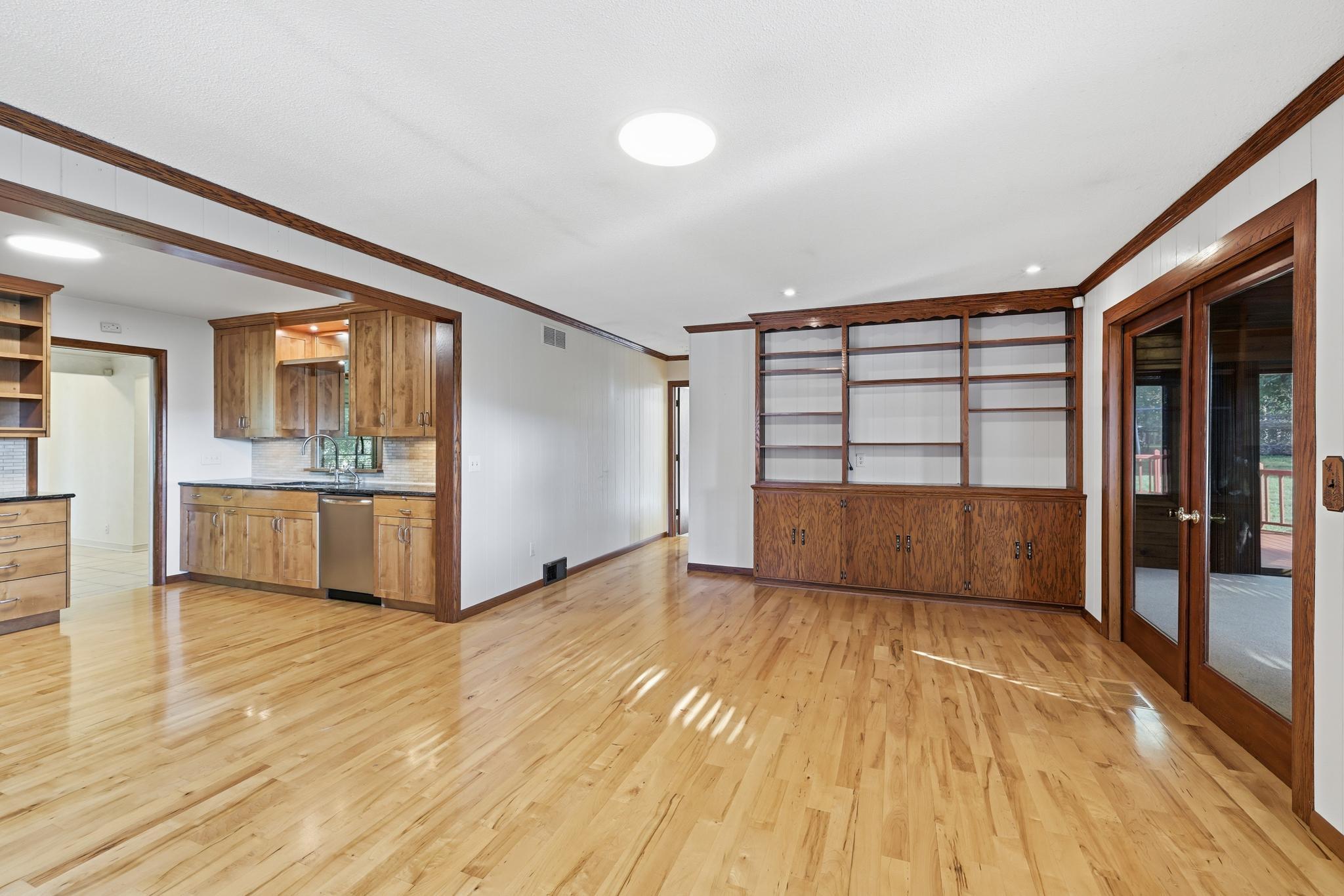 6208 Hillside Road Property Photo 15