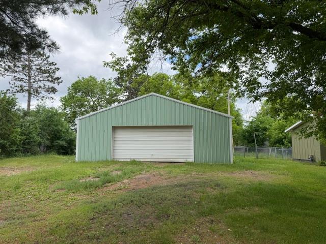 407 Lake Avenue Property Photo 2