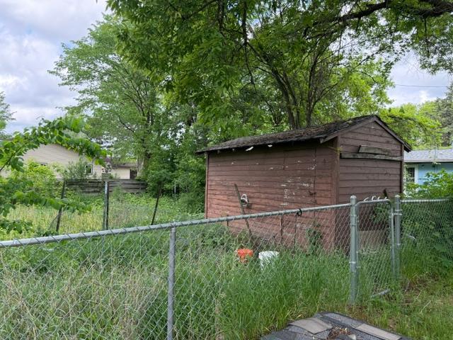 407 Lake Avenue Property Photo 5