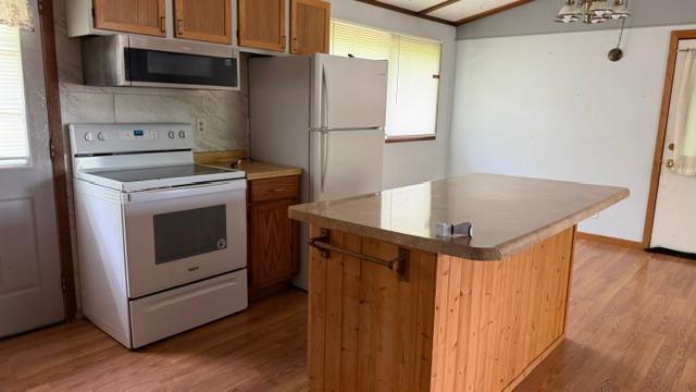 407 Lake Avenue Property Photo 12
