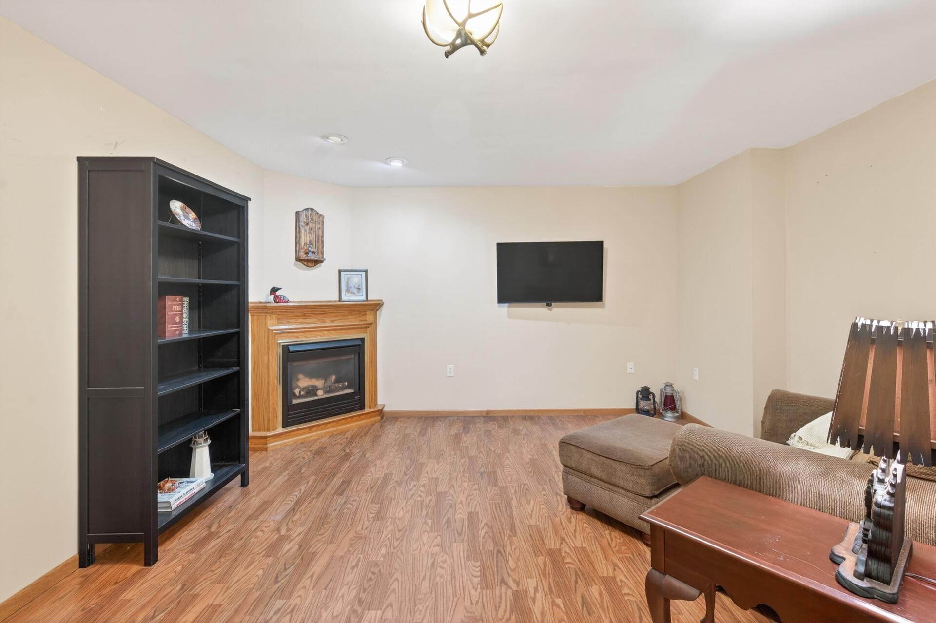 600 Kipp Property Photo 18