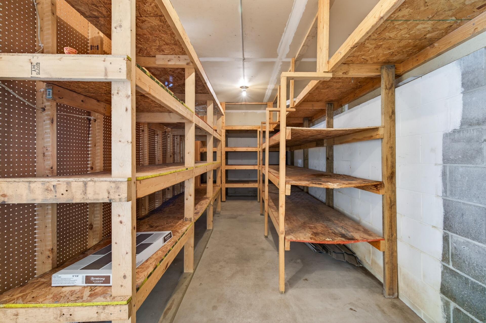 600 Kipp Property Photo 22