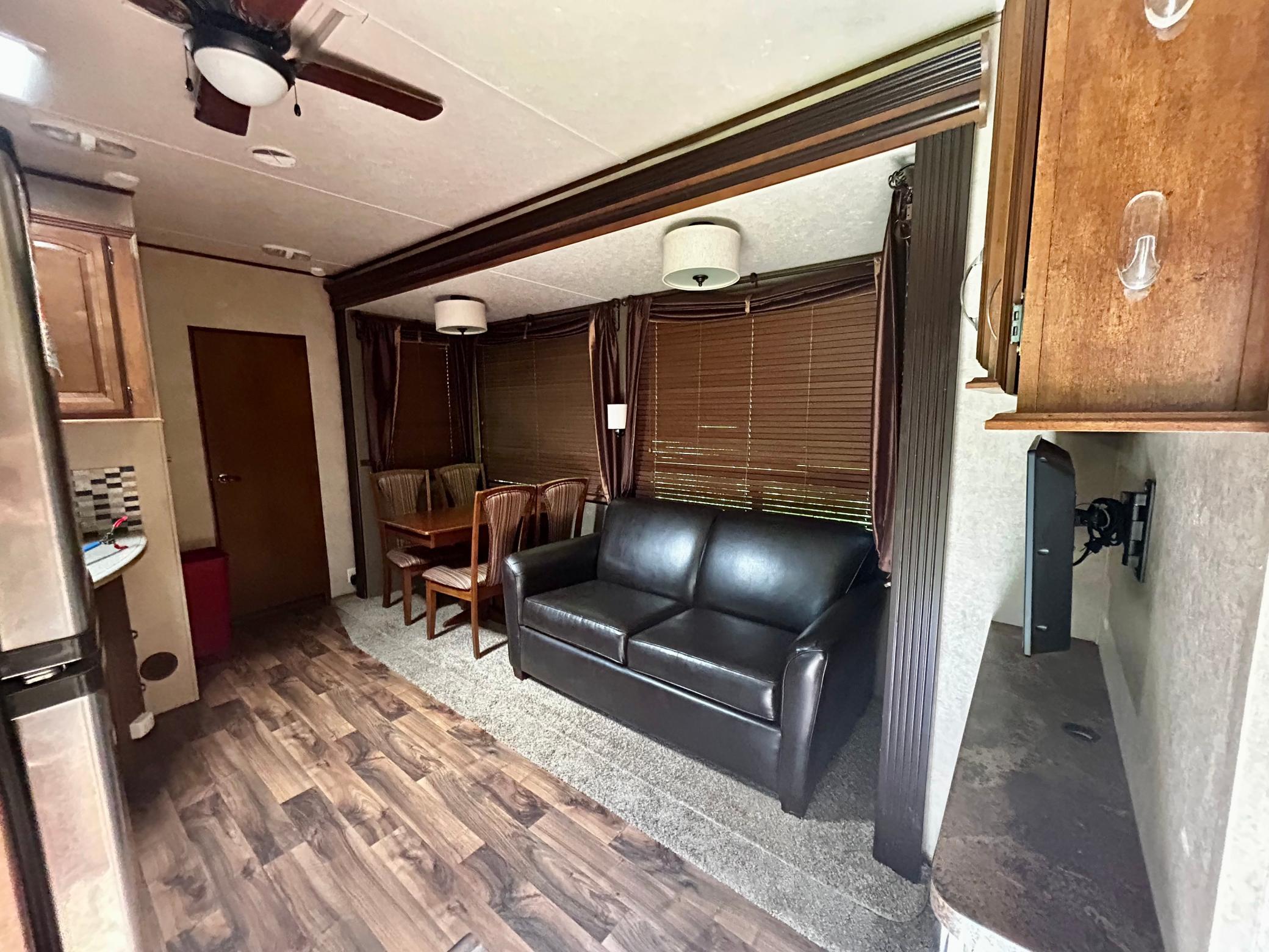 2638 Pine Lane Property Photo 6