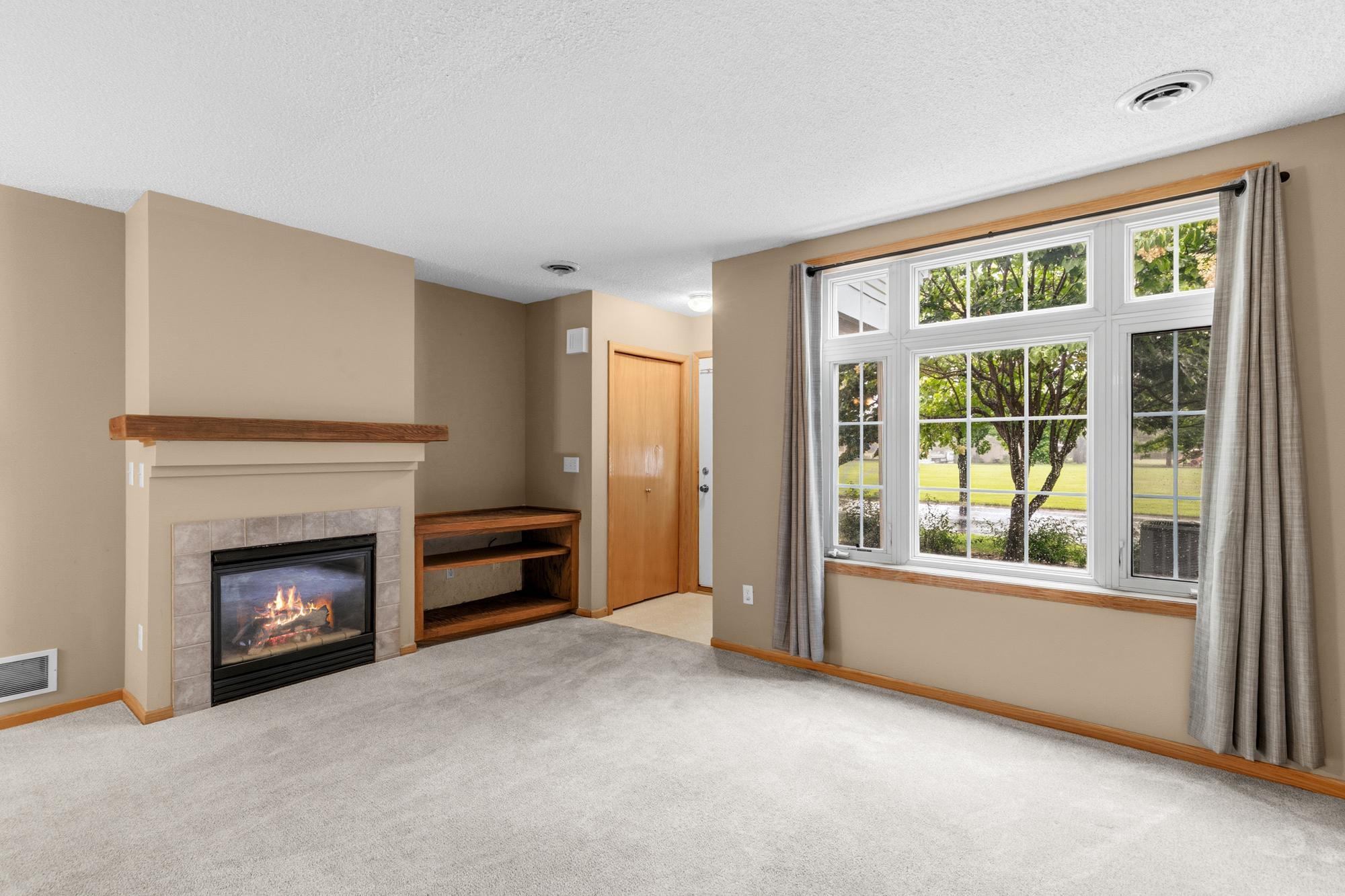 479 Aqua Circle Property Photo 5