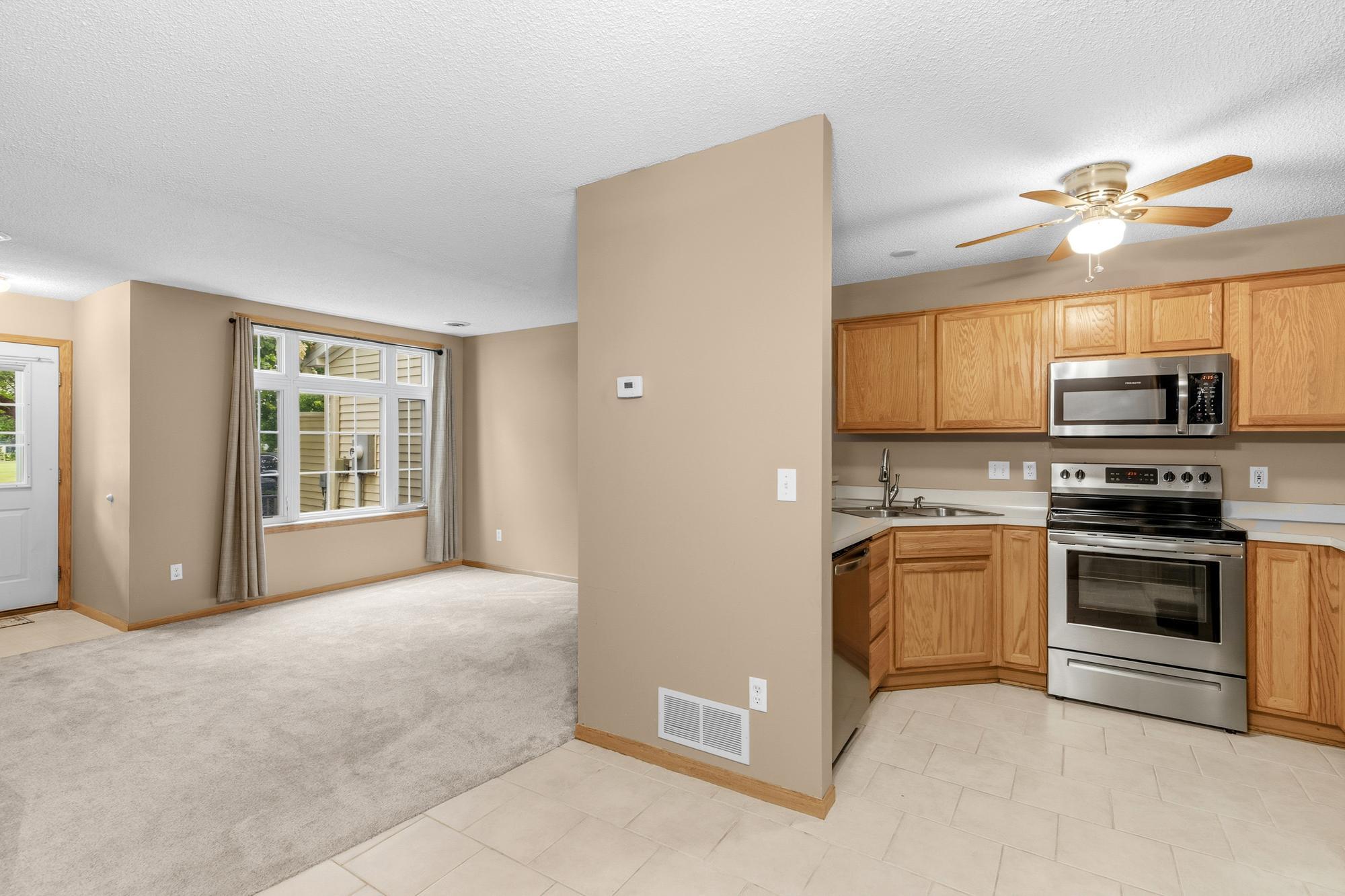479 Aqua Circle Property Photo 8