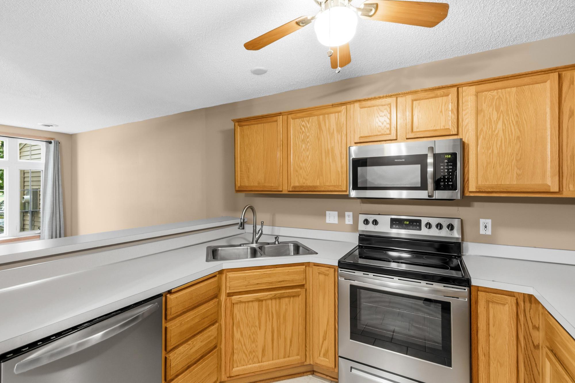 479 Aqua Circle Property Photo 11